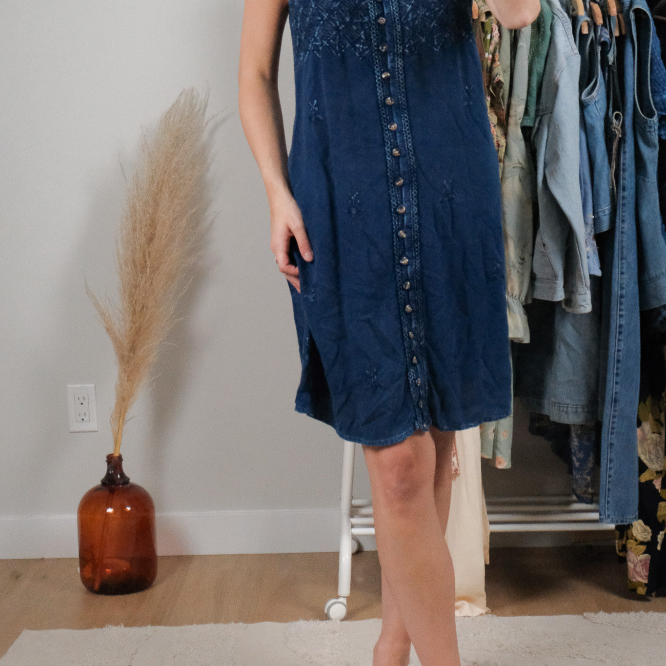 Vintage x Embroidered Midi Dress (M)