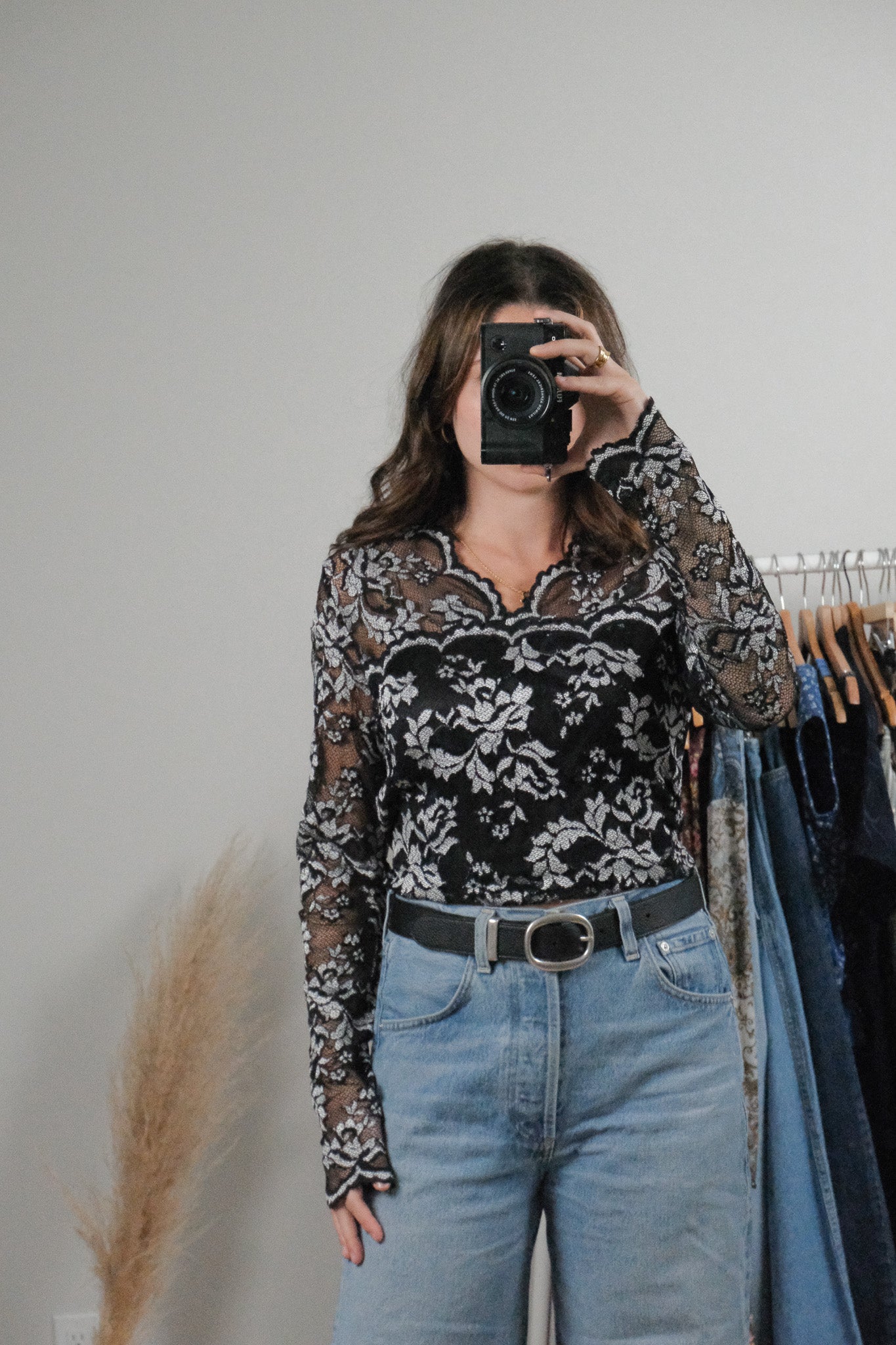 Made in Canada x Vintage x Lace Long-Sleeve Top (M/L)