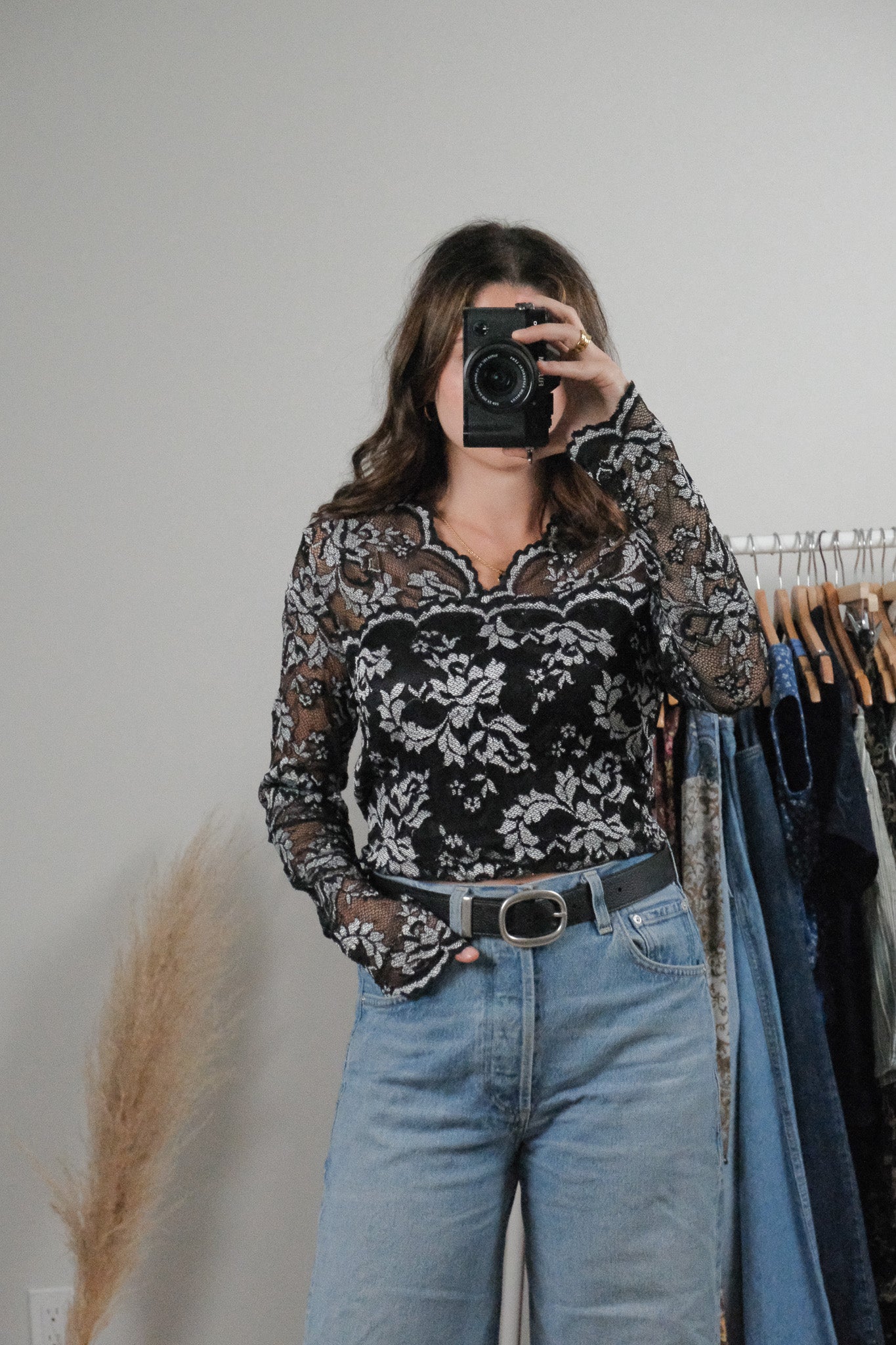 Made in Canada x Vintage x Lace Long-Sleeve Top (M/L)