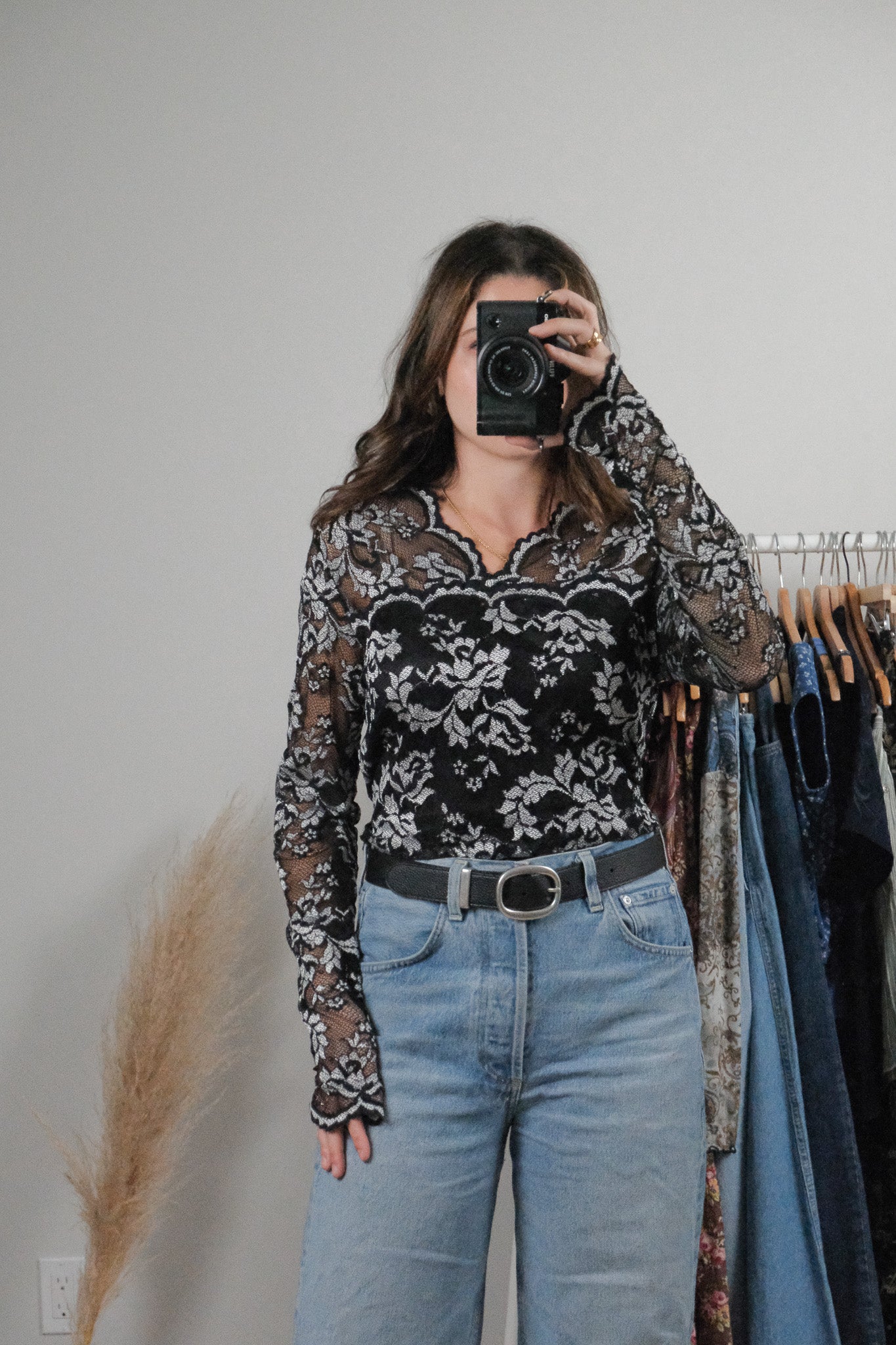 Made in Canada x Vintage x Lace Long-Sleeve Top (M/L)