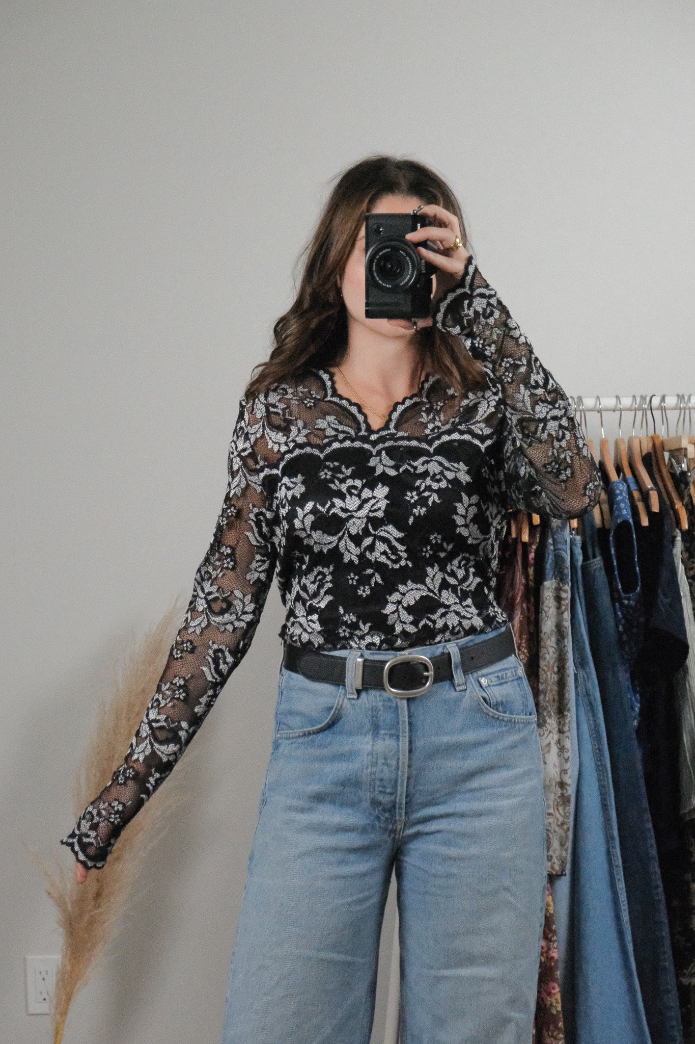 Made in Canada x Vintage x Lace Long-Sleeve Top (M/L)