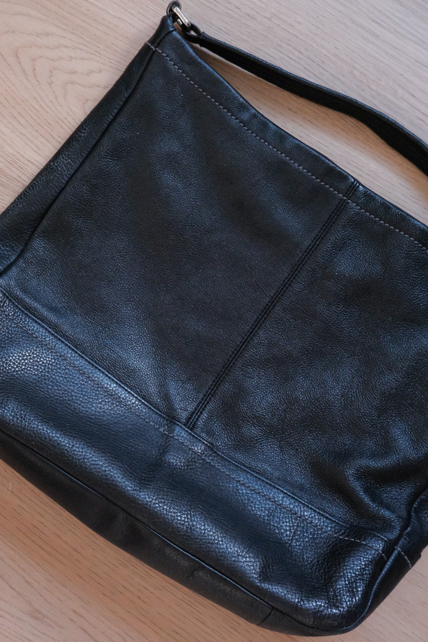 Vintage x Leather Coach Purse