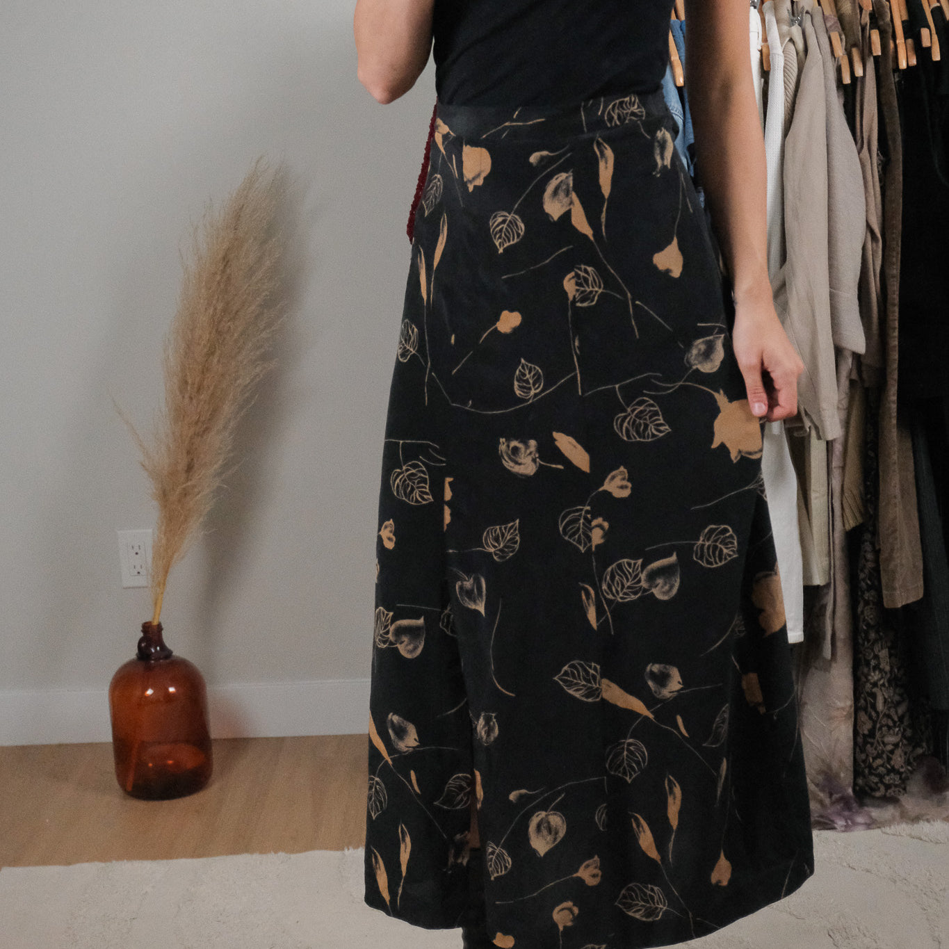 Vintage x Patterned 100% Silk Midi Skirt (14/16)