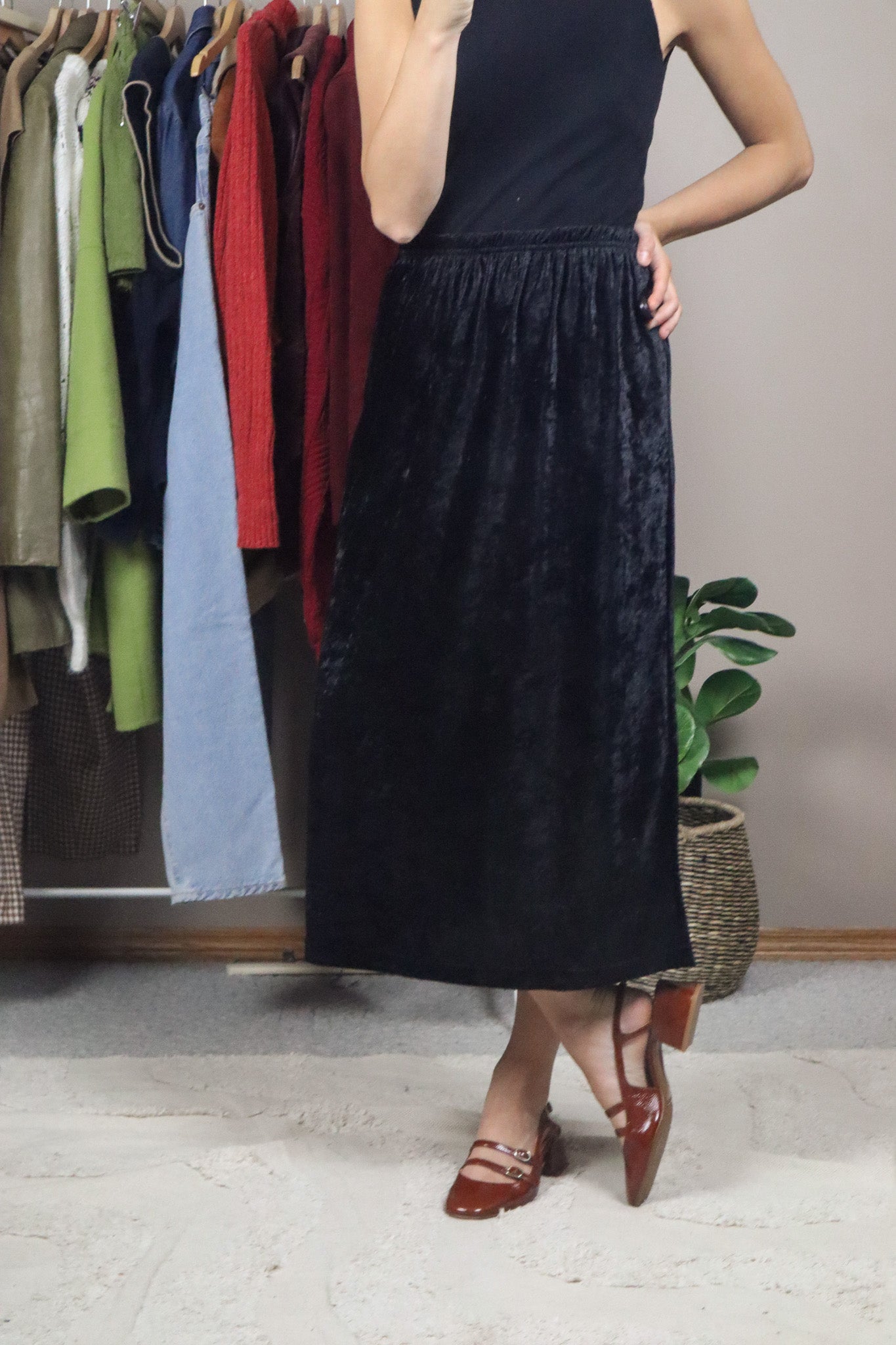 Made in Canada x Vintage x Velvet Midi Skirt (4/6)