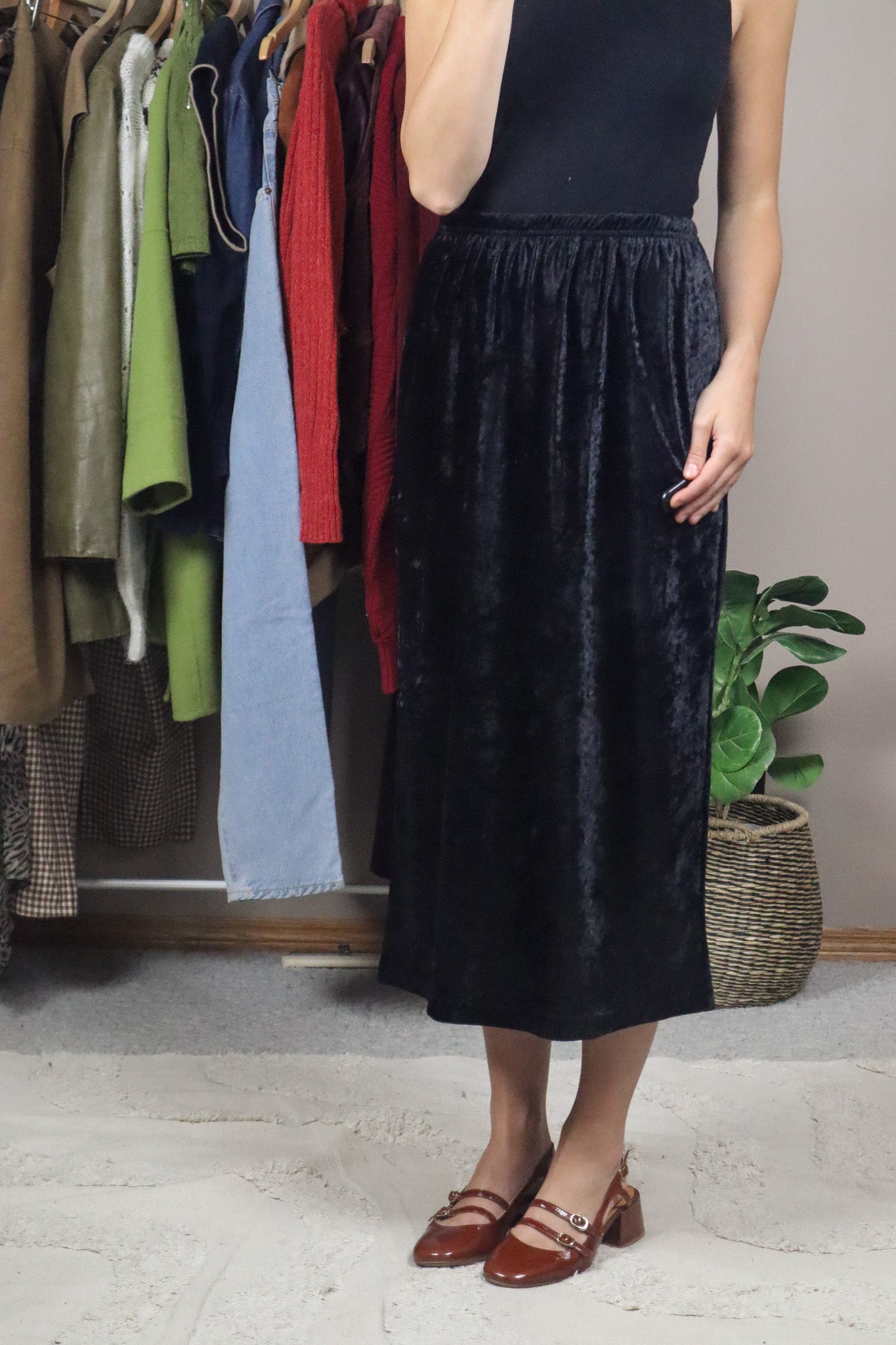Made in Canada x Vintage x Velvet Midi Skirt (4/6)
