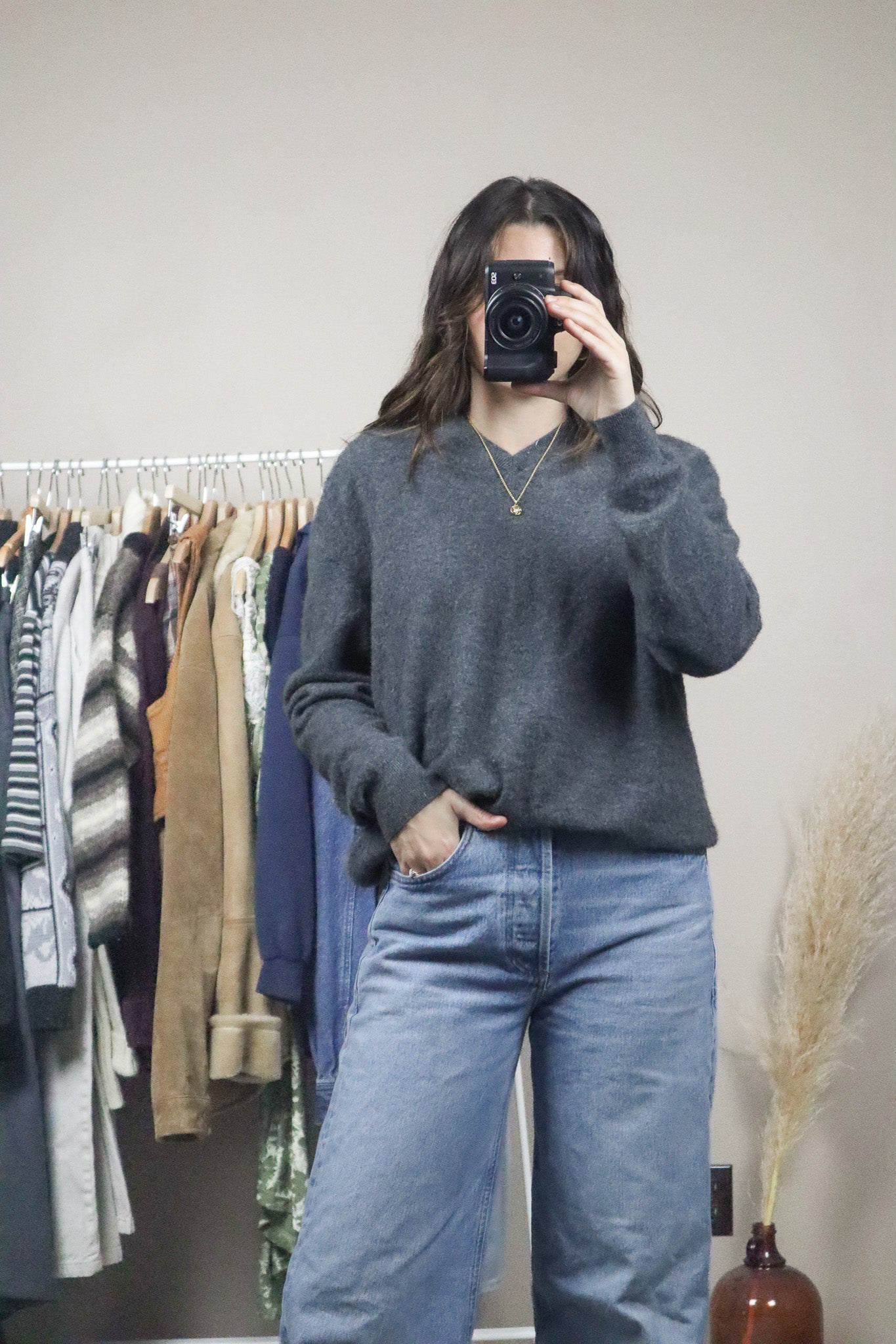 Modern x Cashmere V-Neck (M)