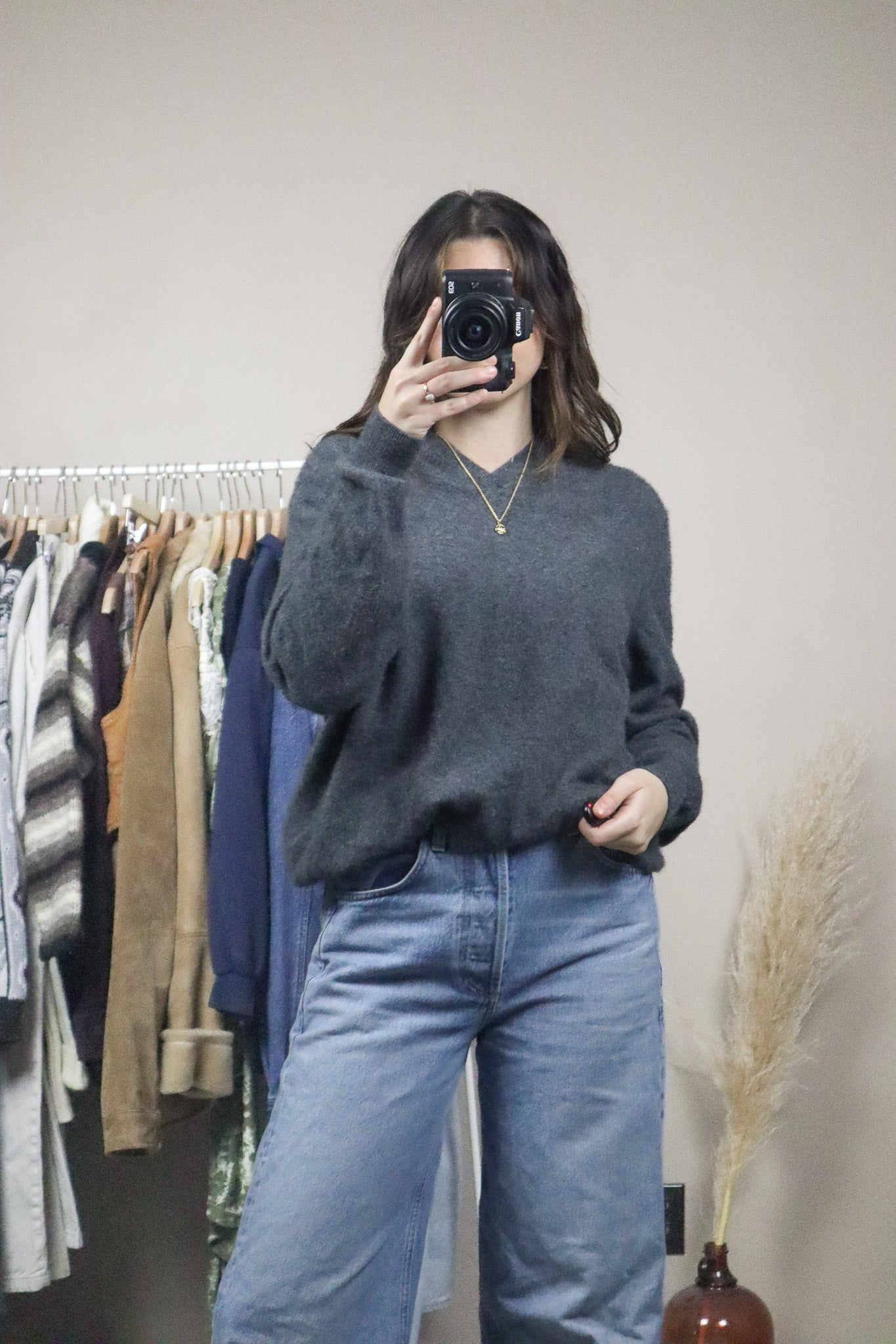Modern x Cashmere V-Neck (M)