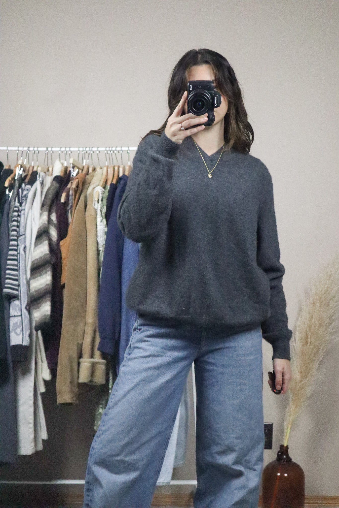 Modern x Cashmere V-Neck (M)