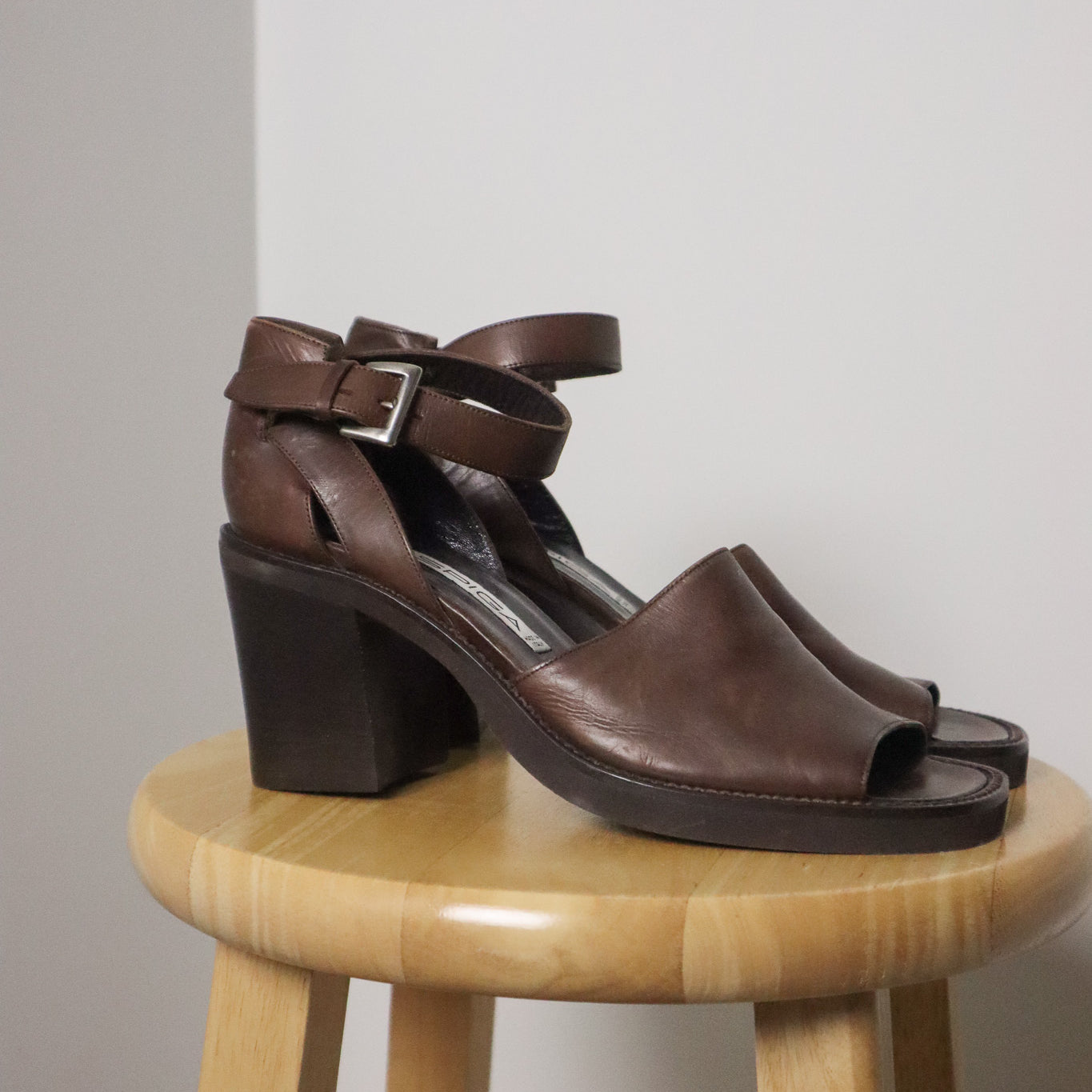 Made in Italy x Leather x Heels (6)
