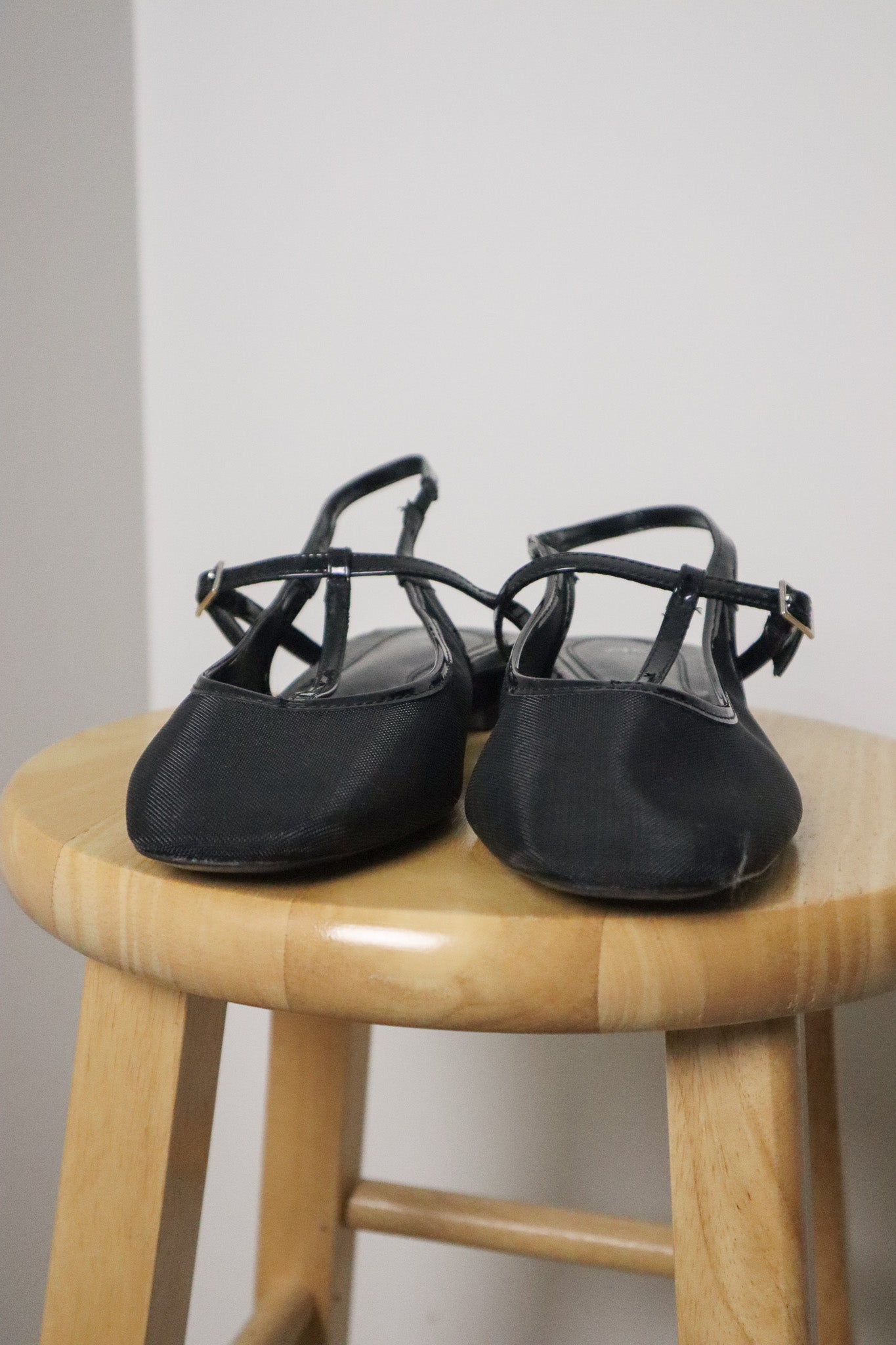 Modern x Mesh Flats (8.5/9)