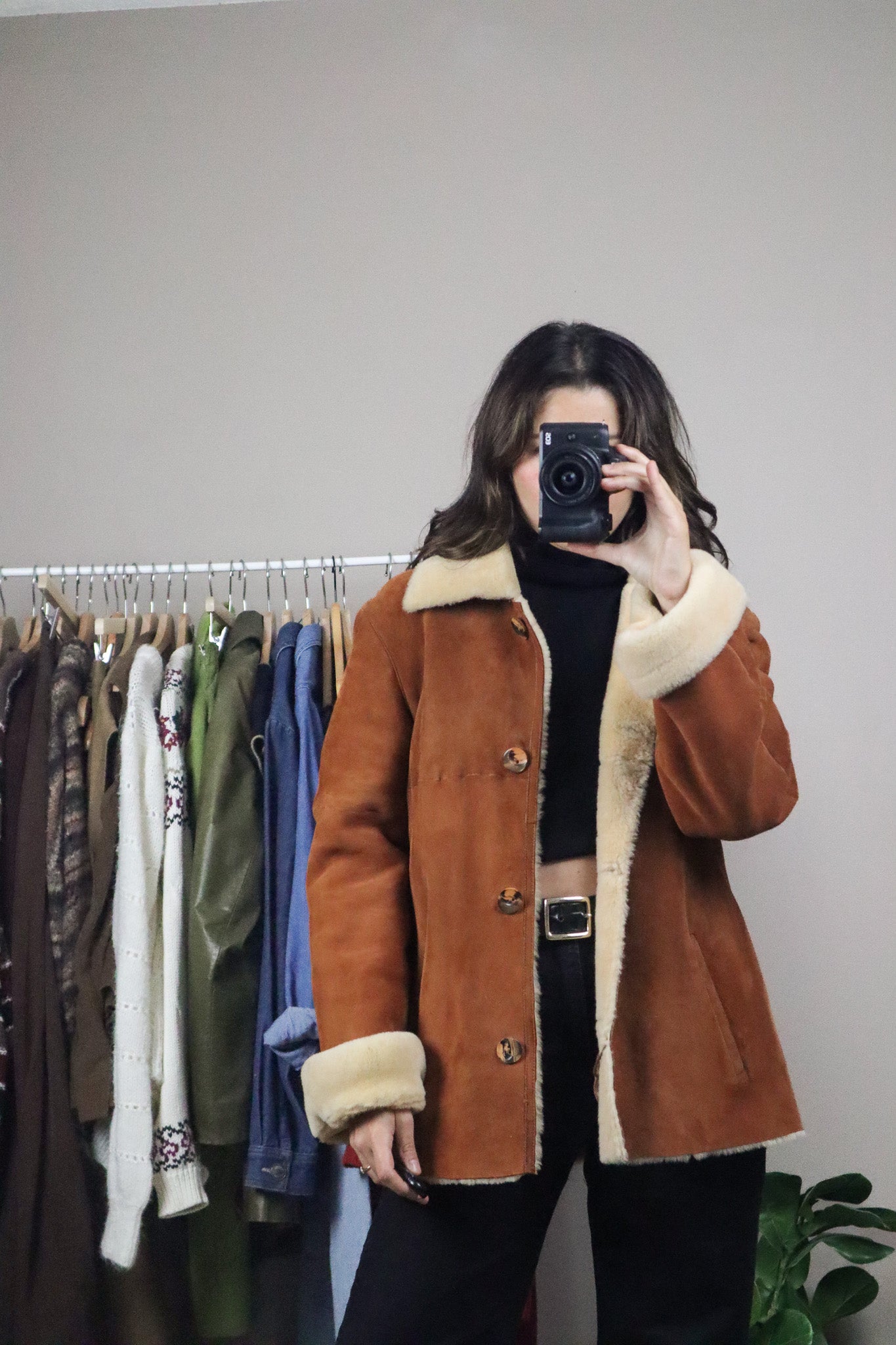 Vintage x Genuine Shearling Leather Jacket (M)