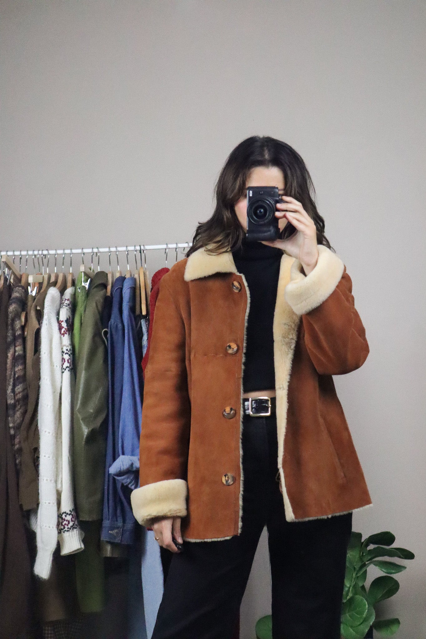 Vintage x Genuine Shearling Leather Jacket (M)