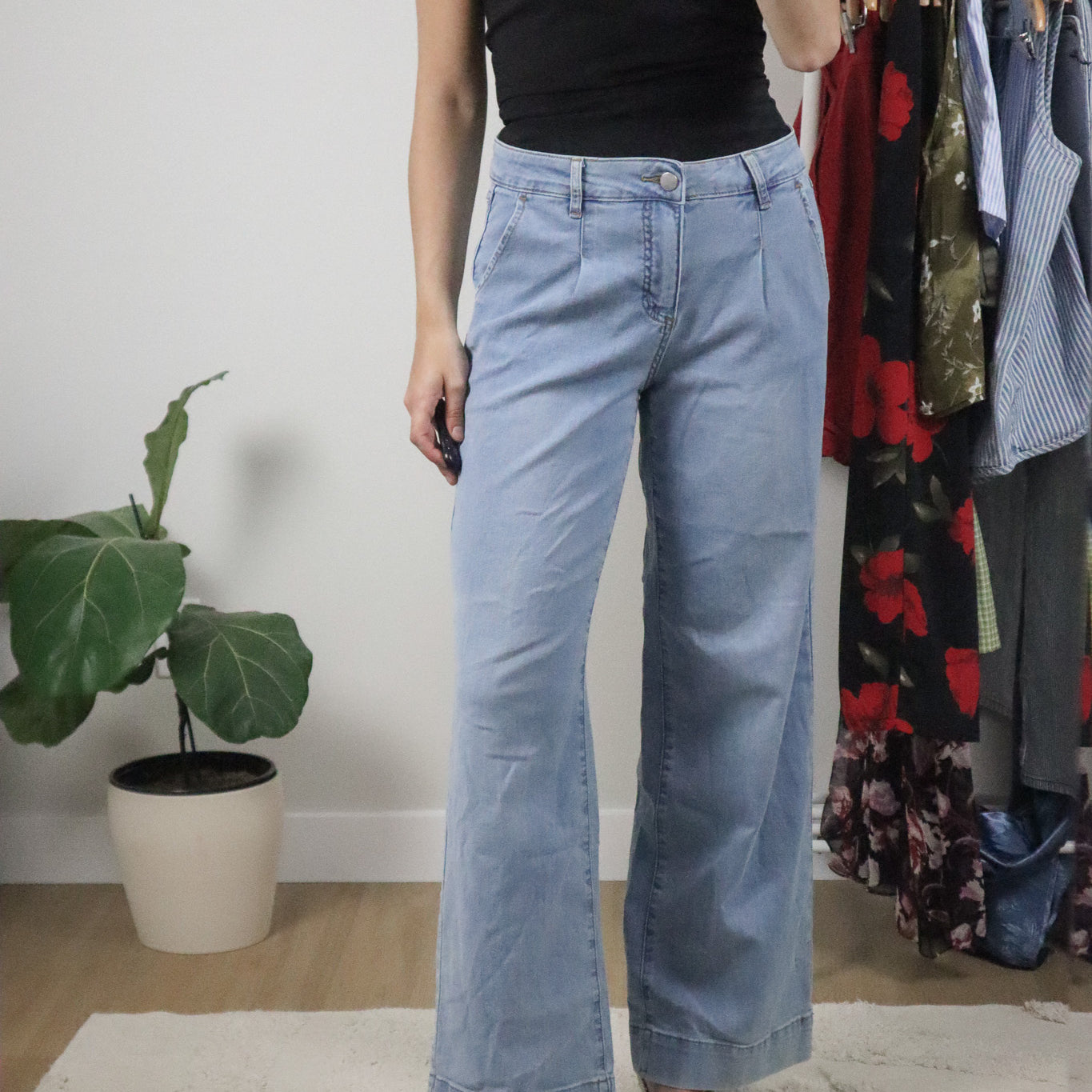 Vintage x Wide Leg Pleated Jeans (6)