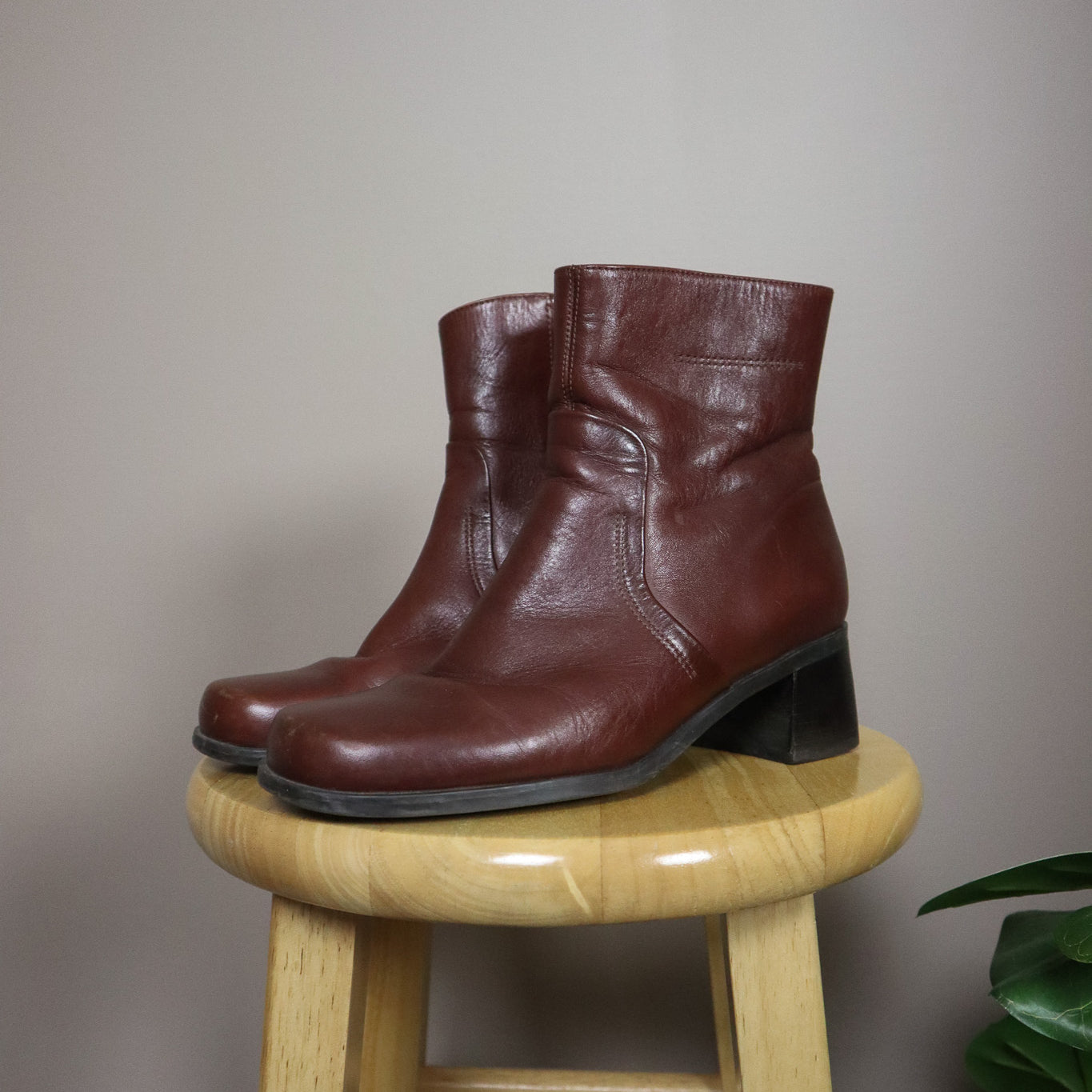 Vintage x Leather Boots (6.5)