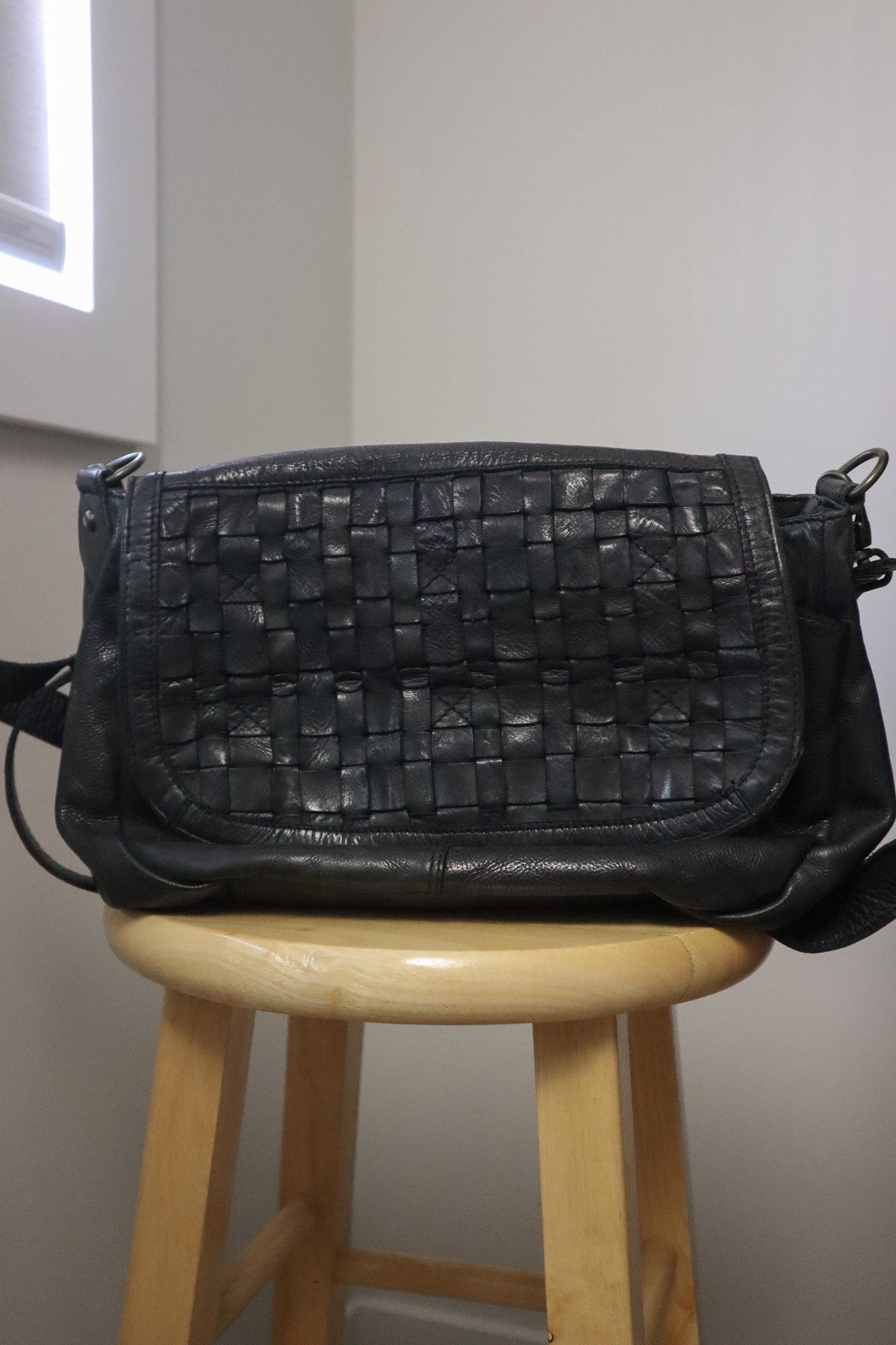 Made in Italy x Vintage x Leather Woven Purse