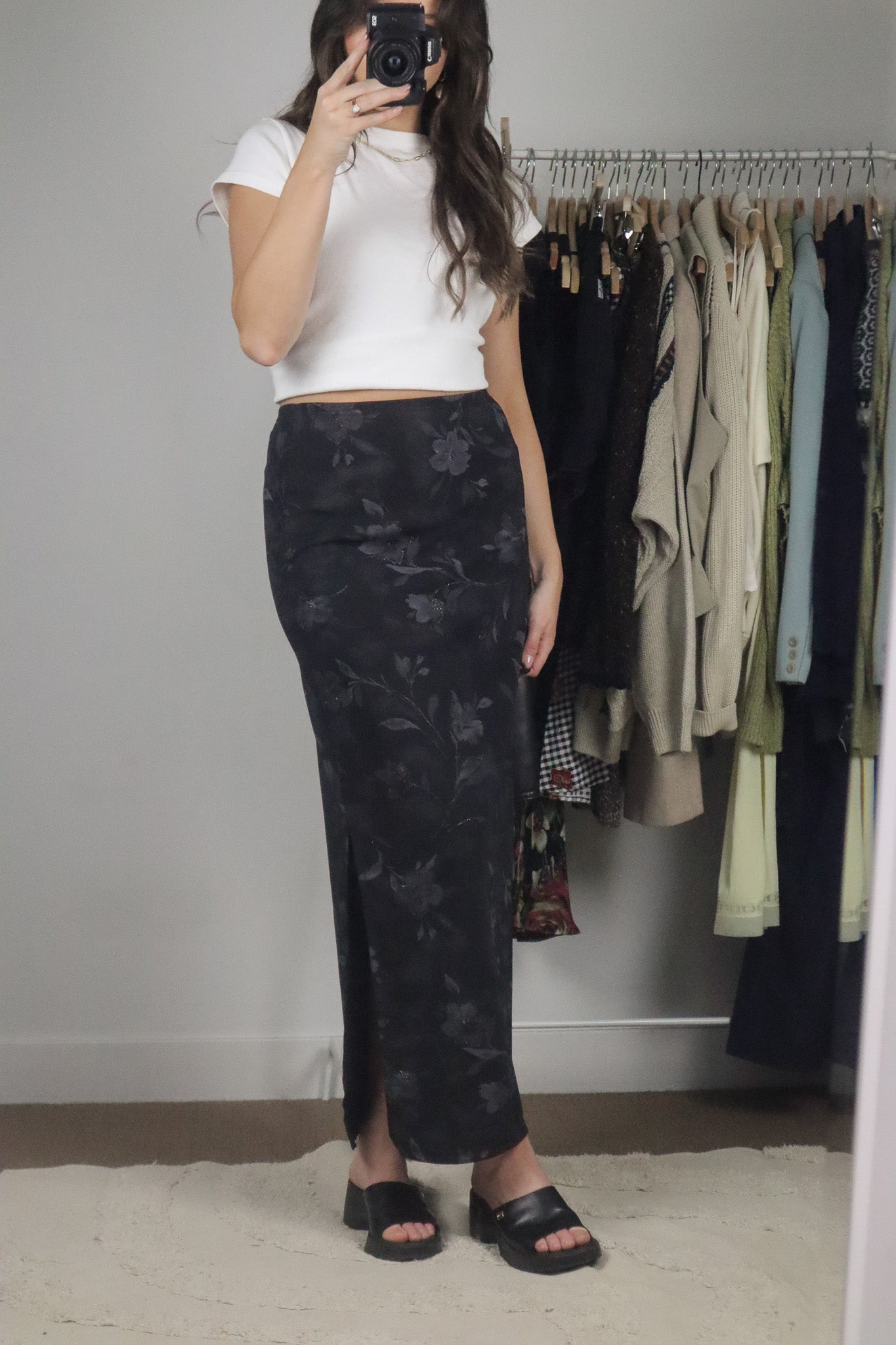 Vintage x Floral Skirt w/ Simmer (XS)