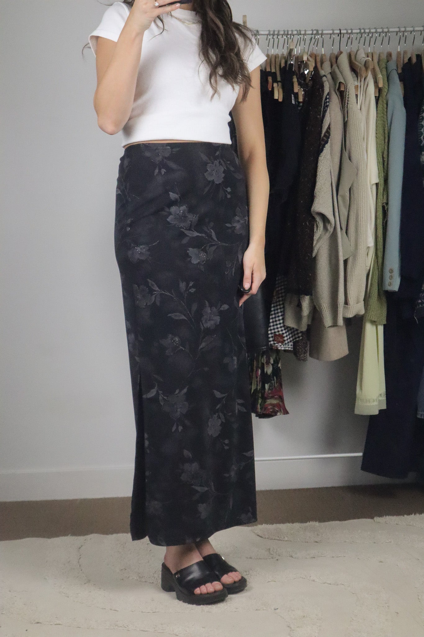 Vintage x Floral Skirt w/ Simmer (XS)