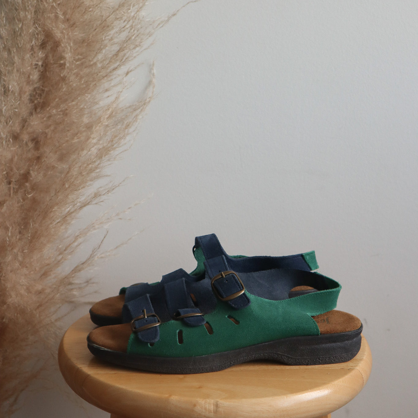 Made in Italy x Vintage x Tow-Toned Suede Sandals (7.5/8)