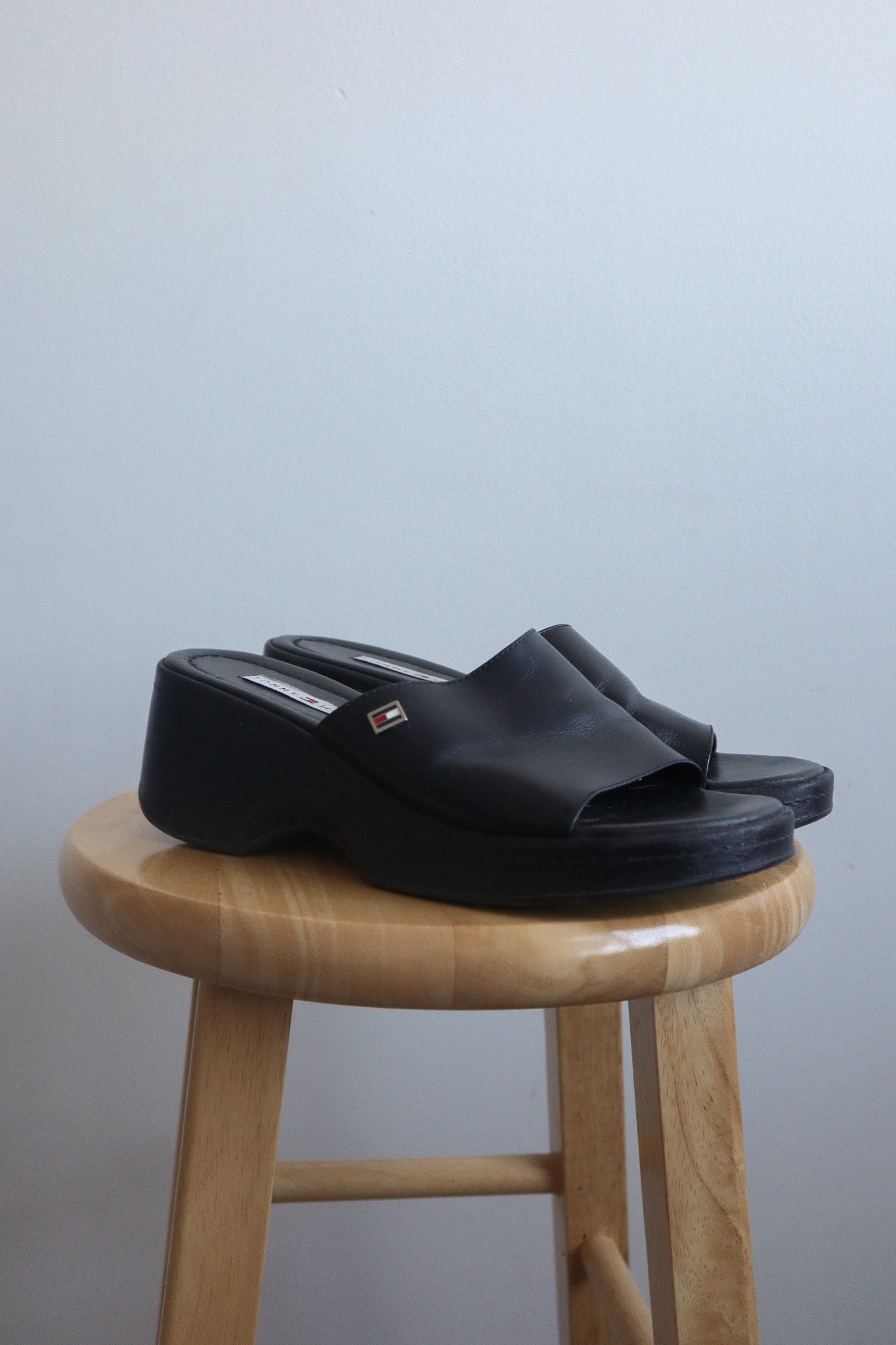 Vintage x Tommy Hilfiger Leather Slides (7)