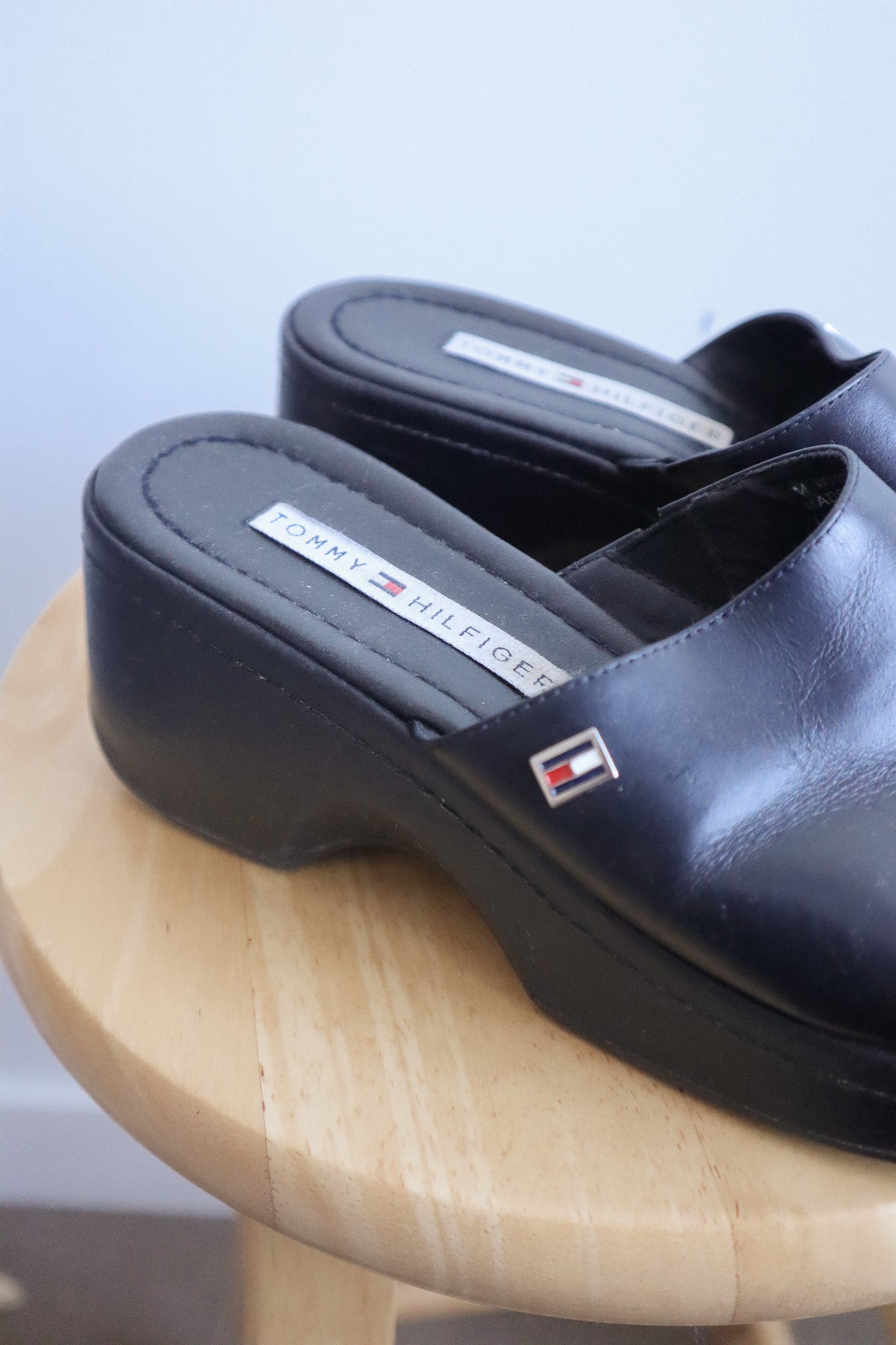 Vintage x Tommy Hilfiger Leather Slides (7)