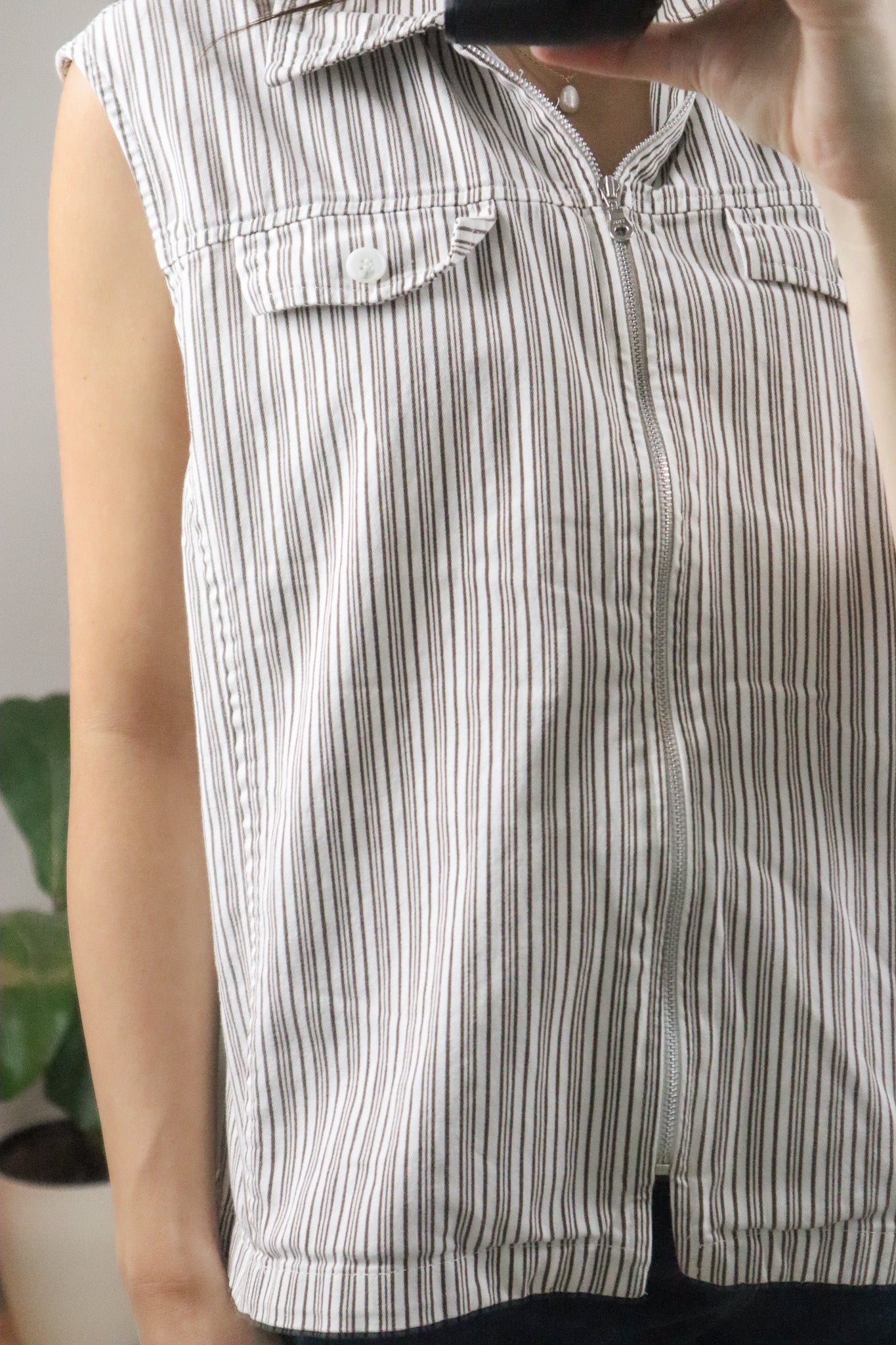 Made in Canada x Vintage x Striped Zip-Up Vest (XL)