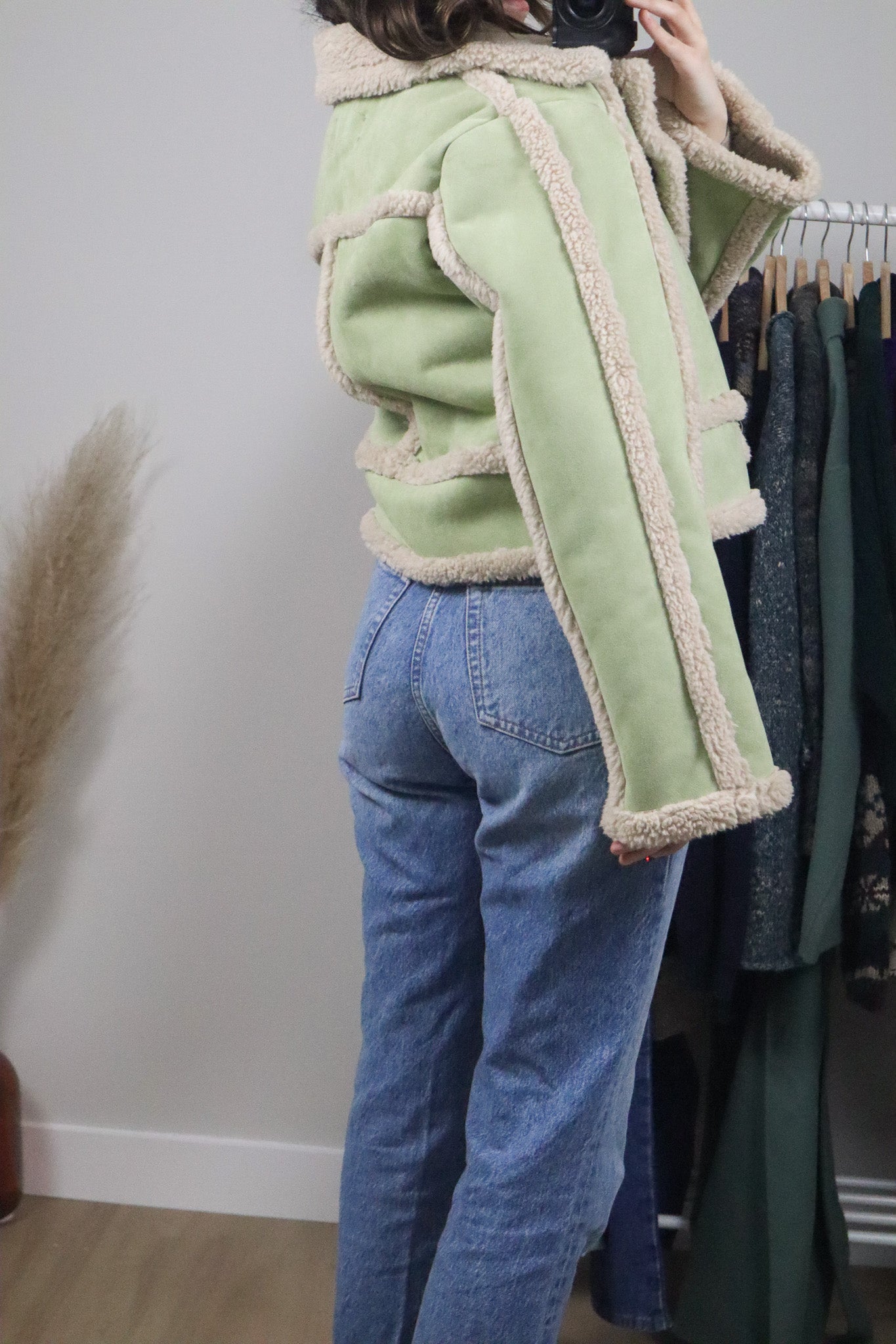 UO x Faux Shearling Cropped Jacket (S)
