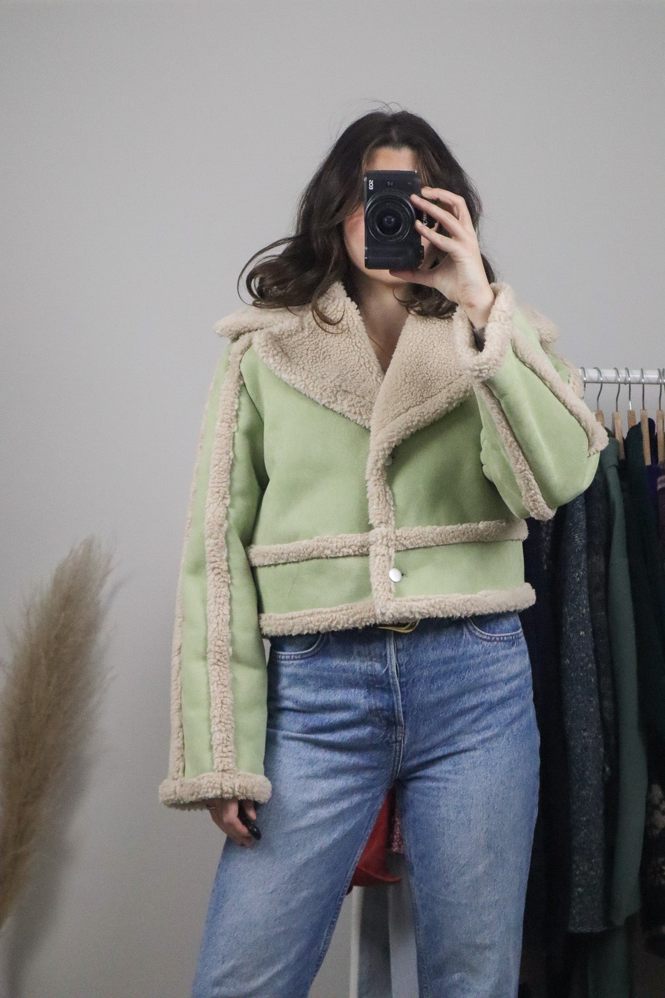 UO x Faux Shearling Cropped Jacket (S)