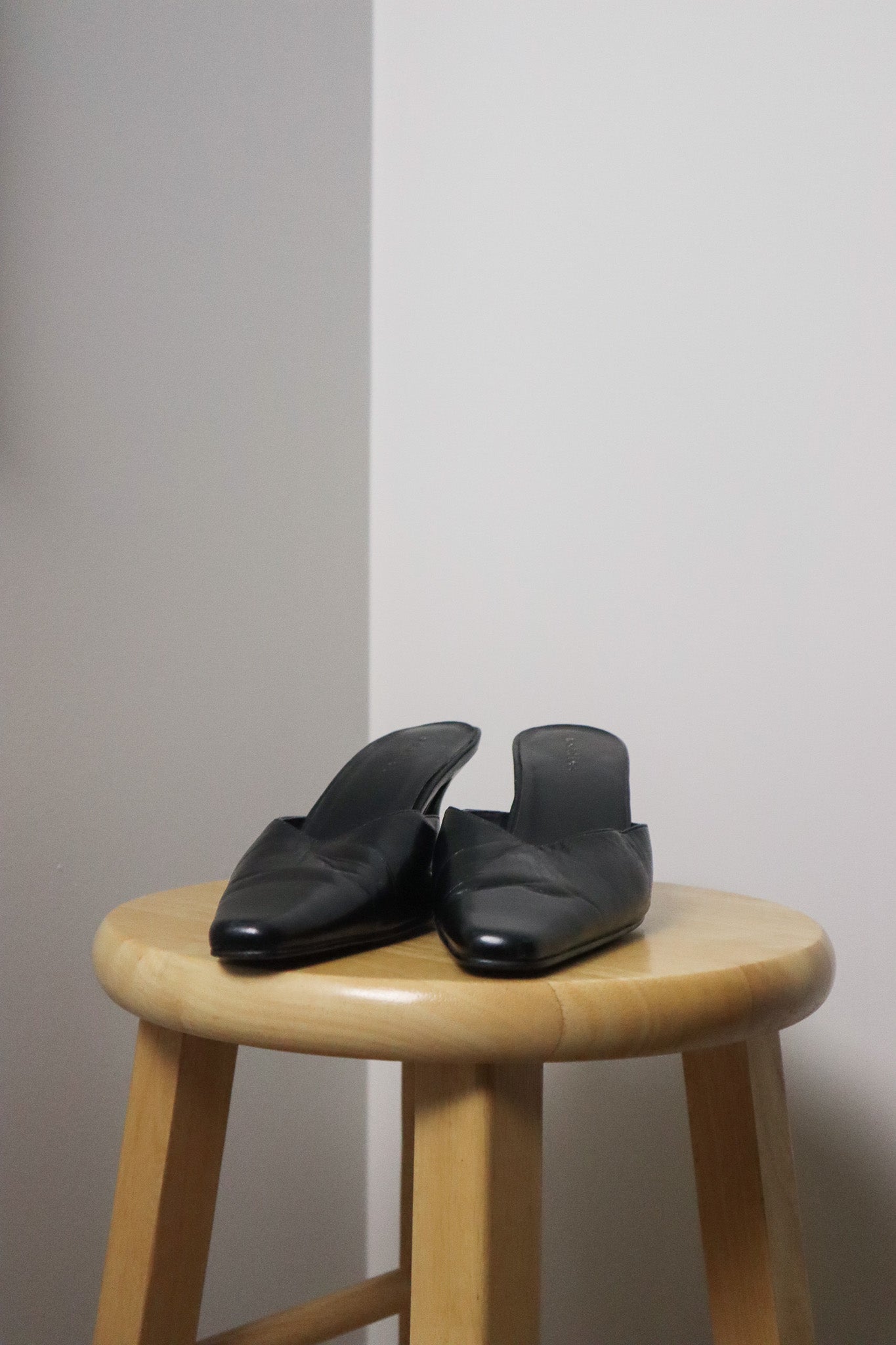 Vintage x Leather Heels (7)