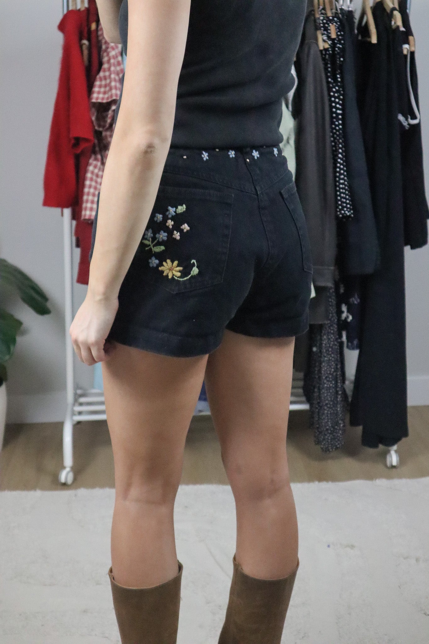 Vintage x Cotton DKNY Embroidered Shorts (4)