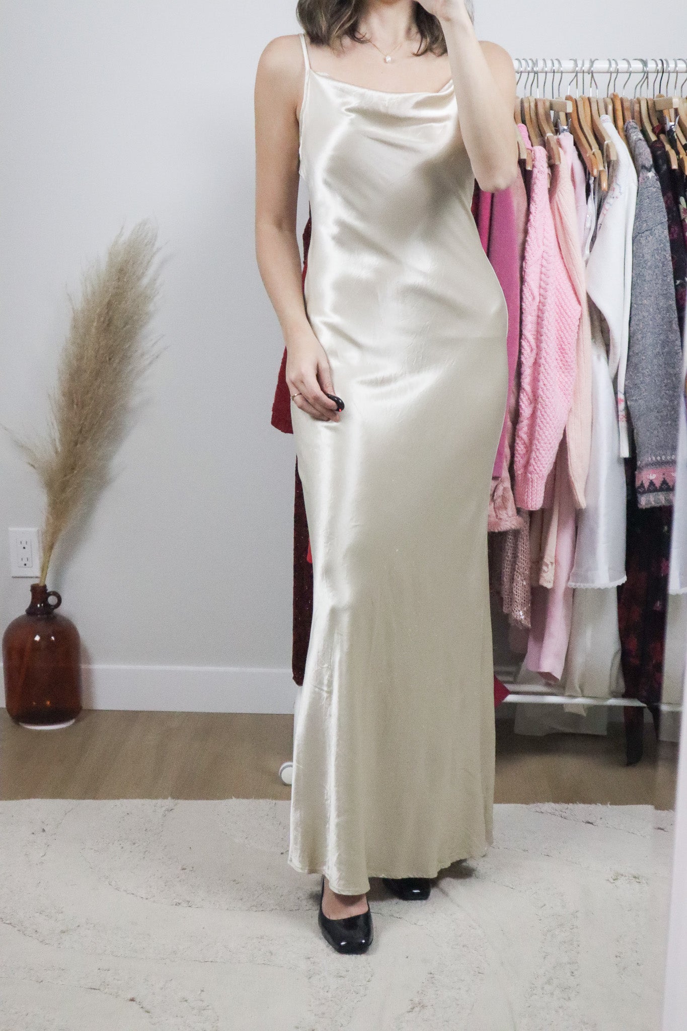 Made in Canada x Vintage x Satin Cowl Neck Maxi Dress (2/4)