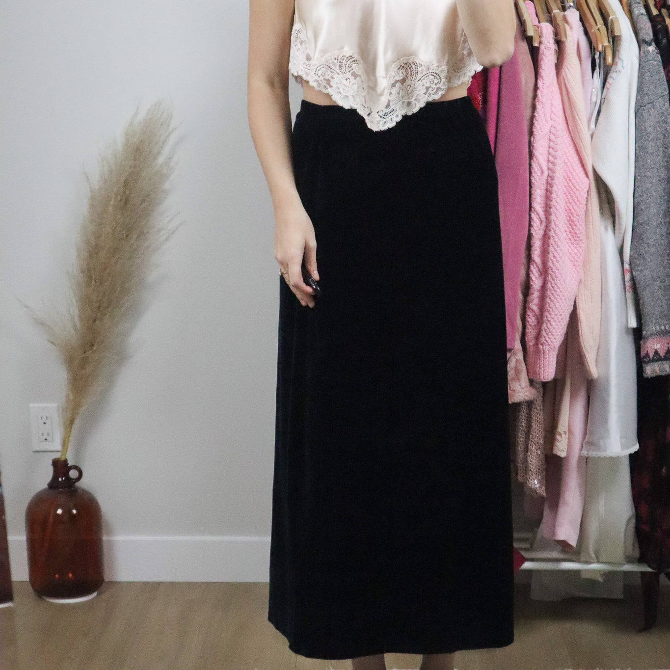 Vintage x Velvet Maxi Skirt (4/6)