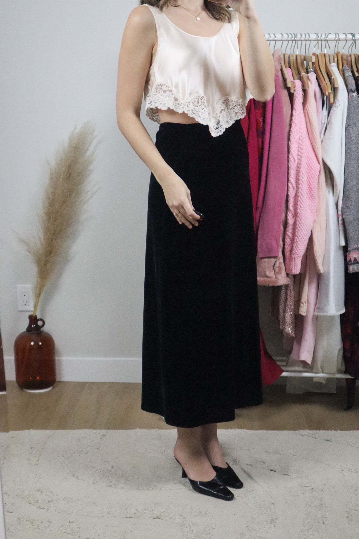Vintage x Velvet Maxi Skirt (4/6)