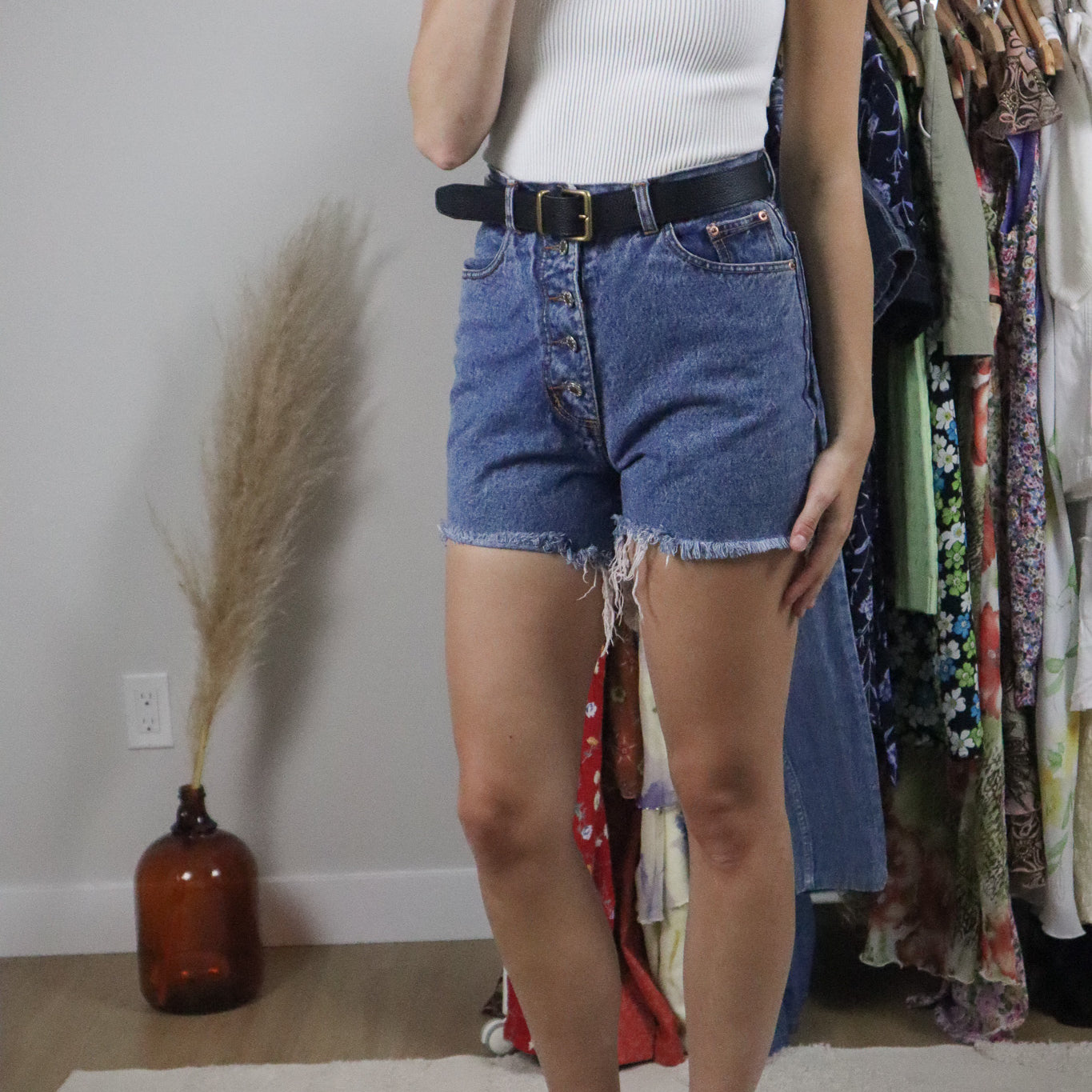 Vintage x Denim Cut Off Shorts (2/4)