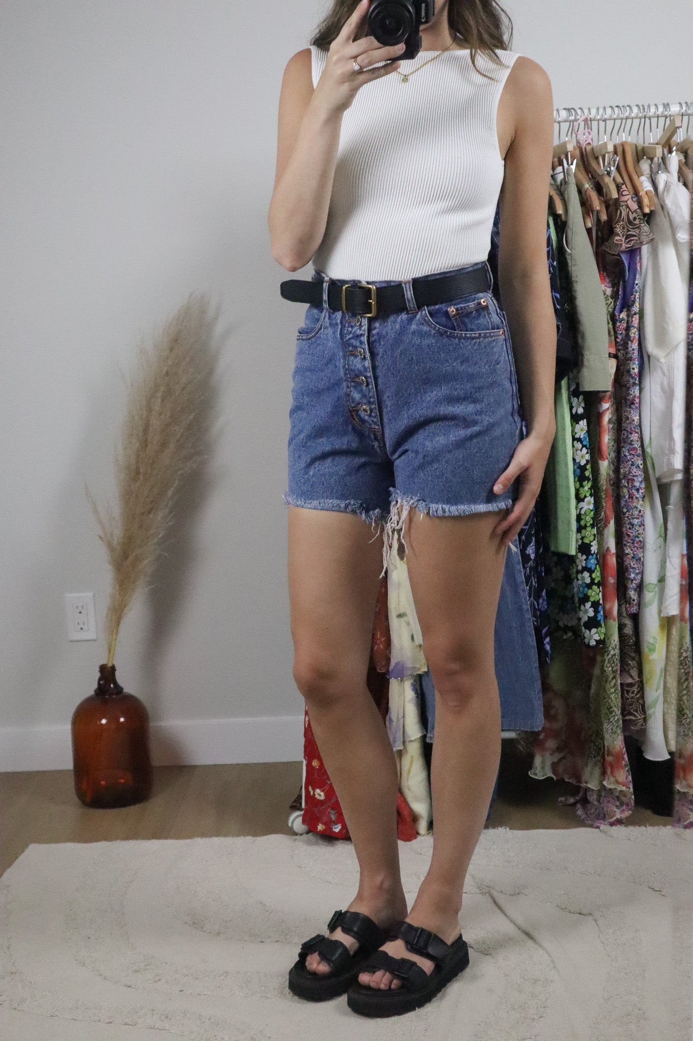 Vintage x Denim Cut Off Shorts (2/4)