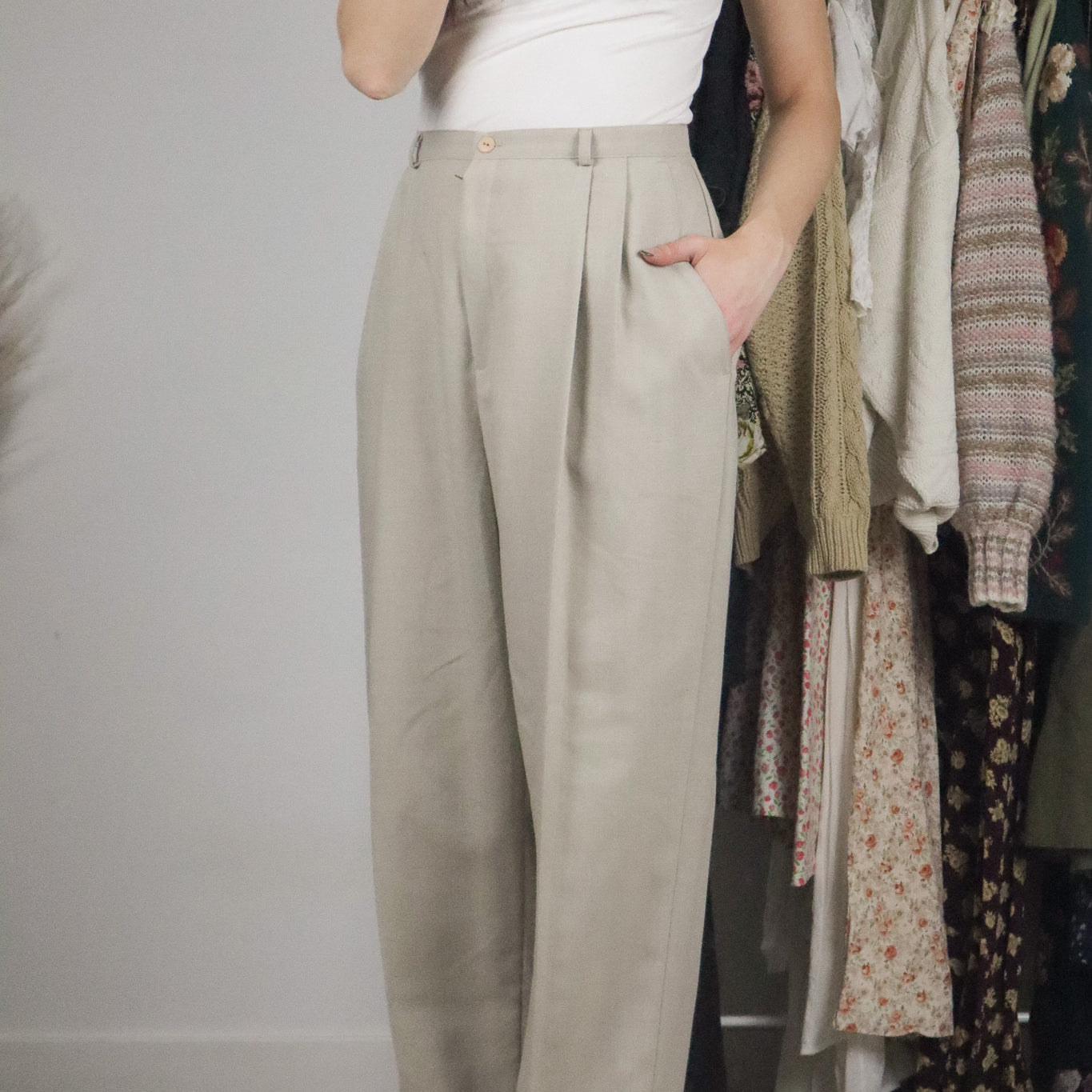 Made in Canada x Vintage x Pleated Trousers (31)