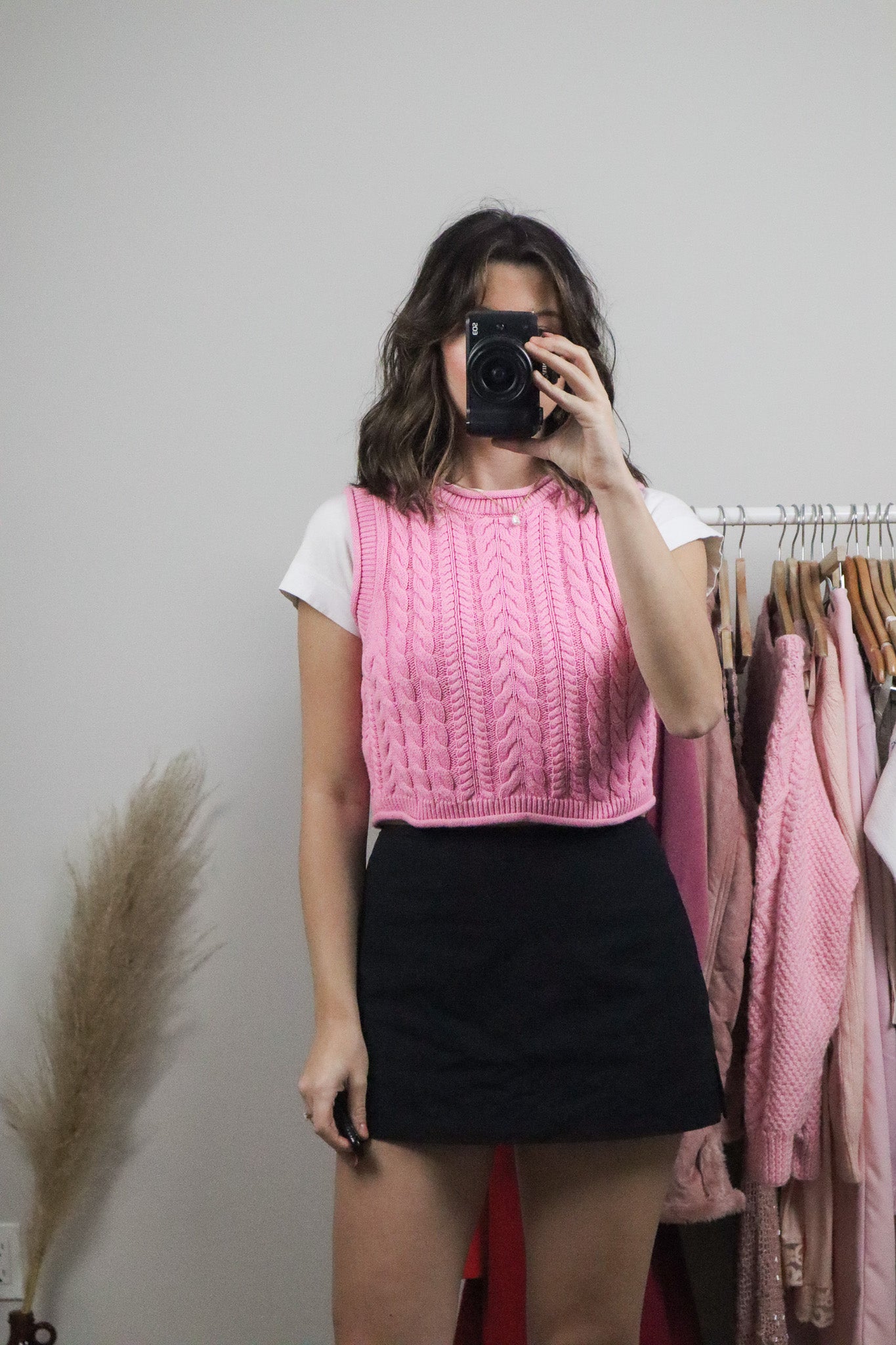 Modern x Sweater Cropped Vest (XS)