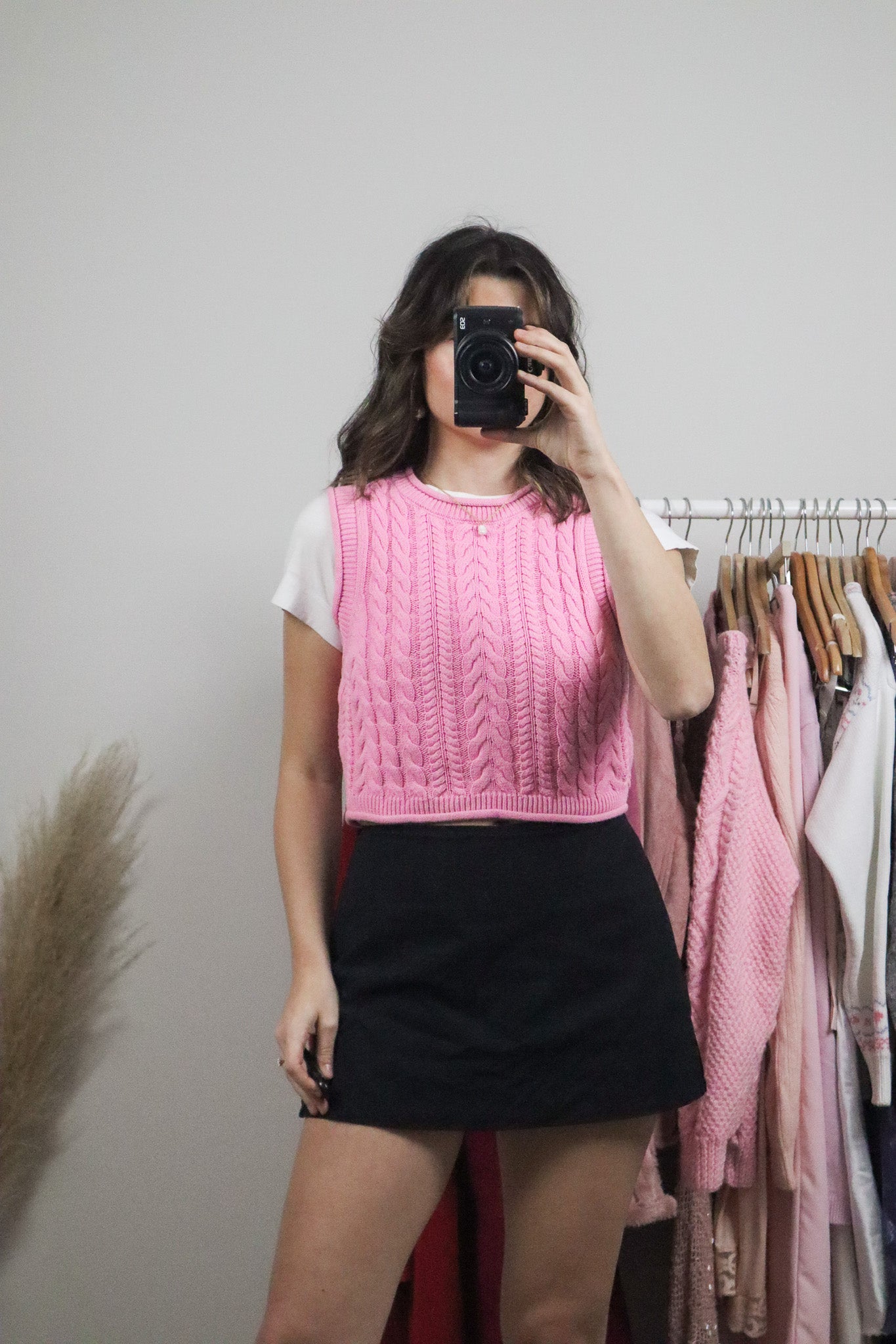 Modern x Sweater Cropped Vest (XS)