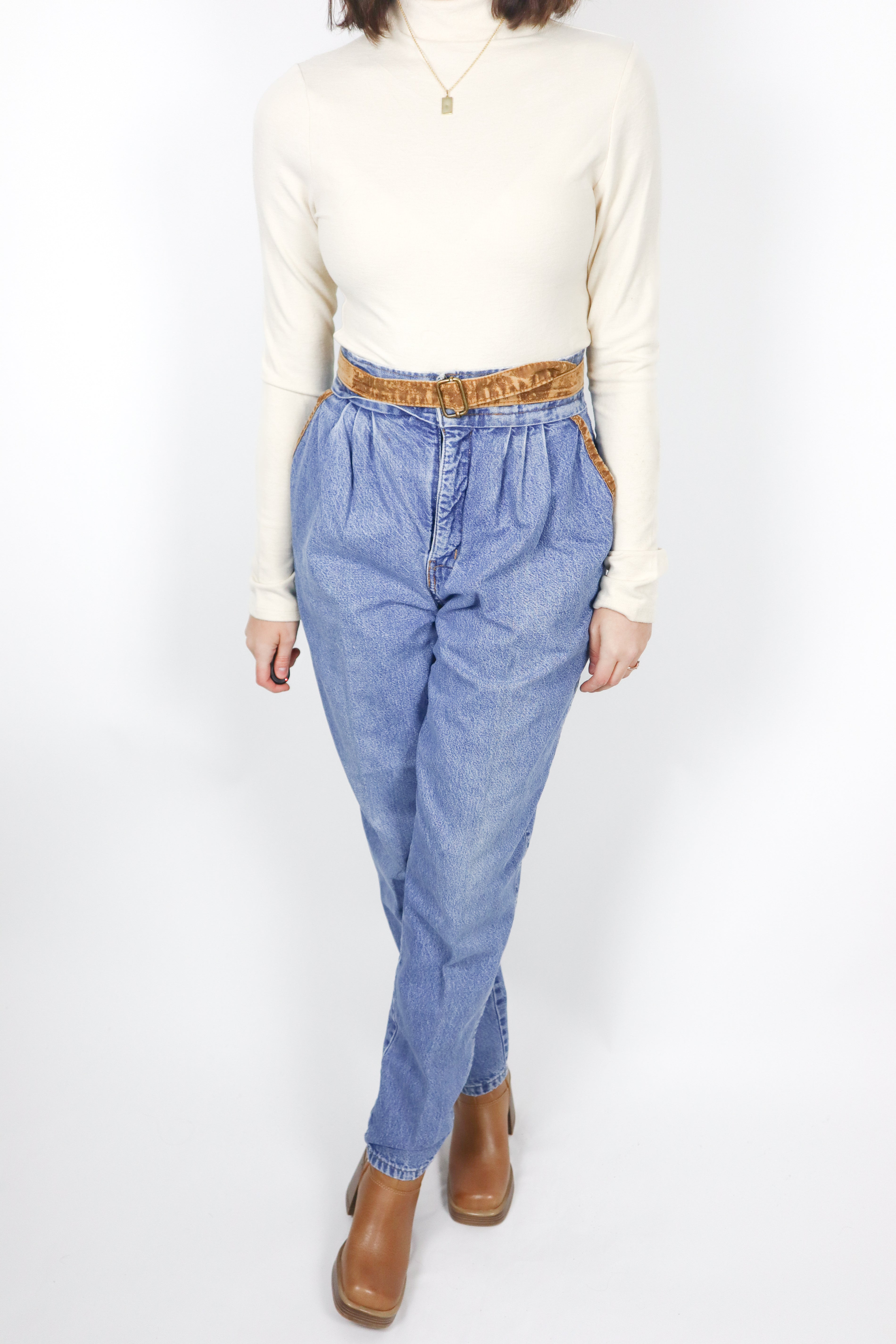 Vintage x Made in Canada x Mom Jeans (2/4)