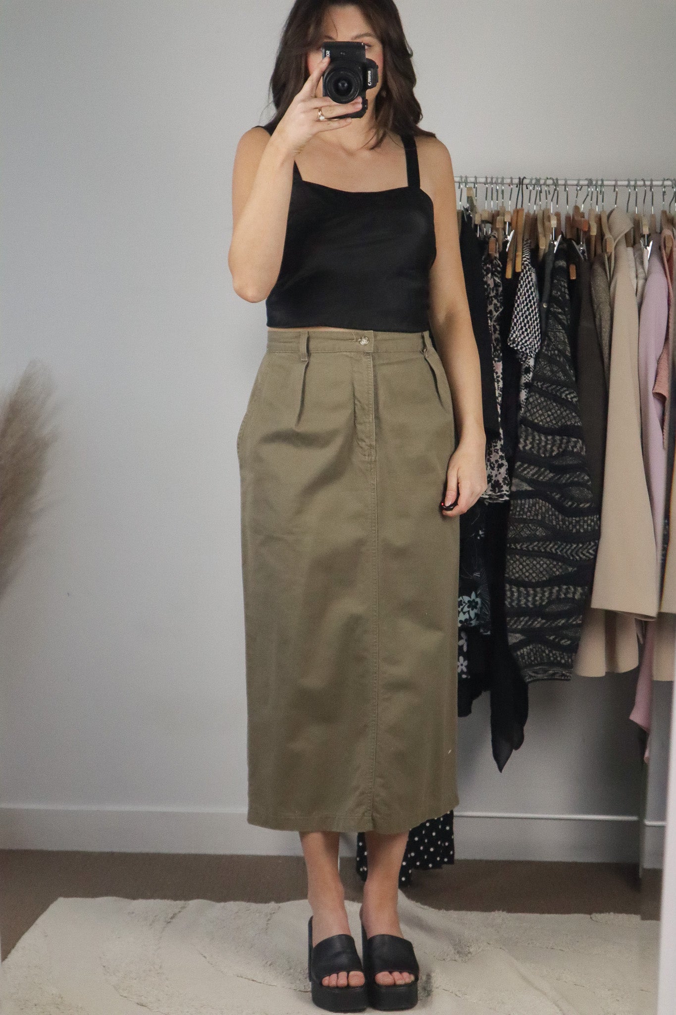 Made in Canada x Vintage x Midi Skirt (32)