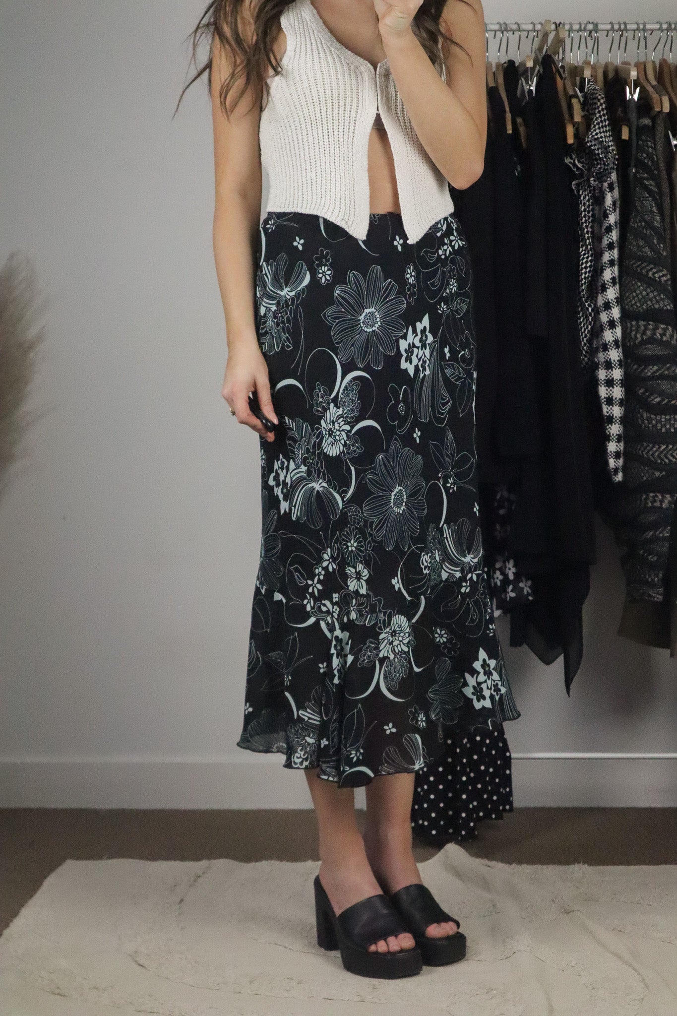Made in Canada x Vintage x Floral Midi Skirt (M)