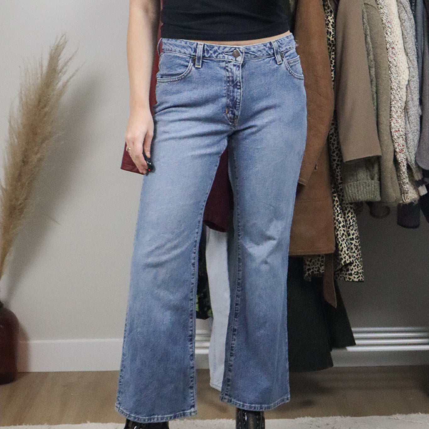 Vintage x Low Rise Flare Jeans (4)