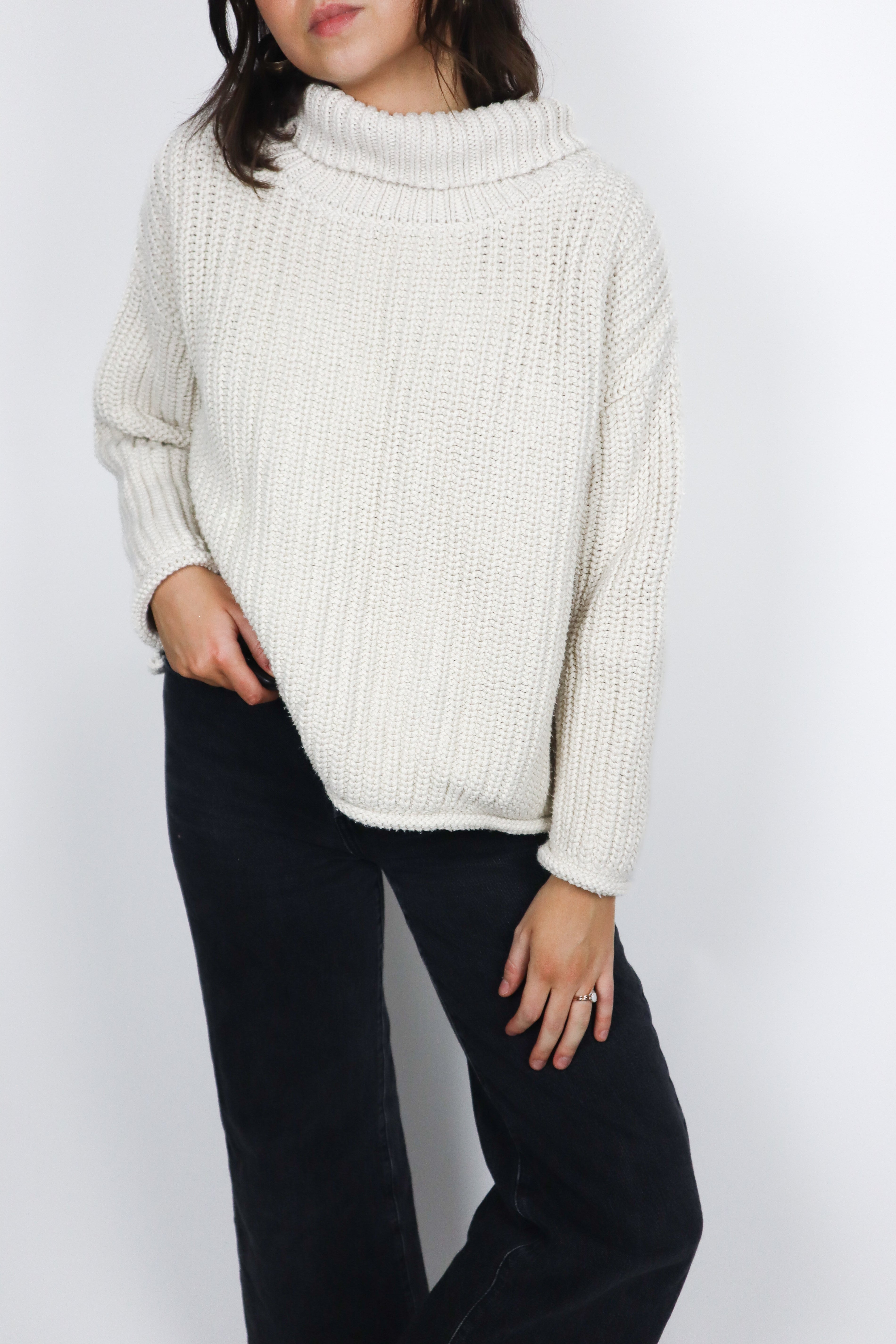 Modern x Chunky Knit Sweater (M/L)