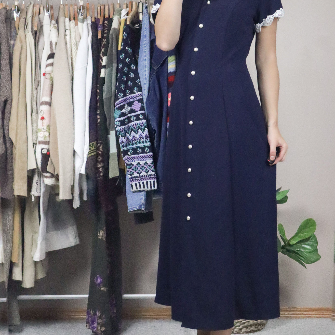 Made in Canada x Vintage x Collared Maxi Dress (8)