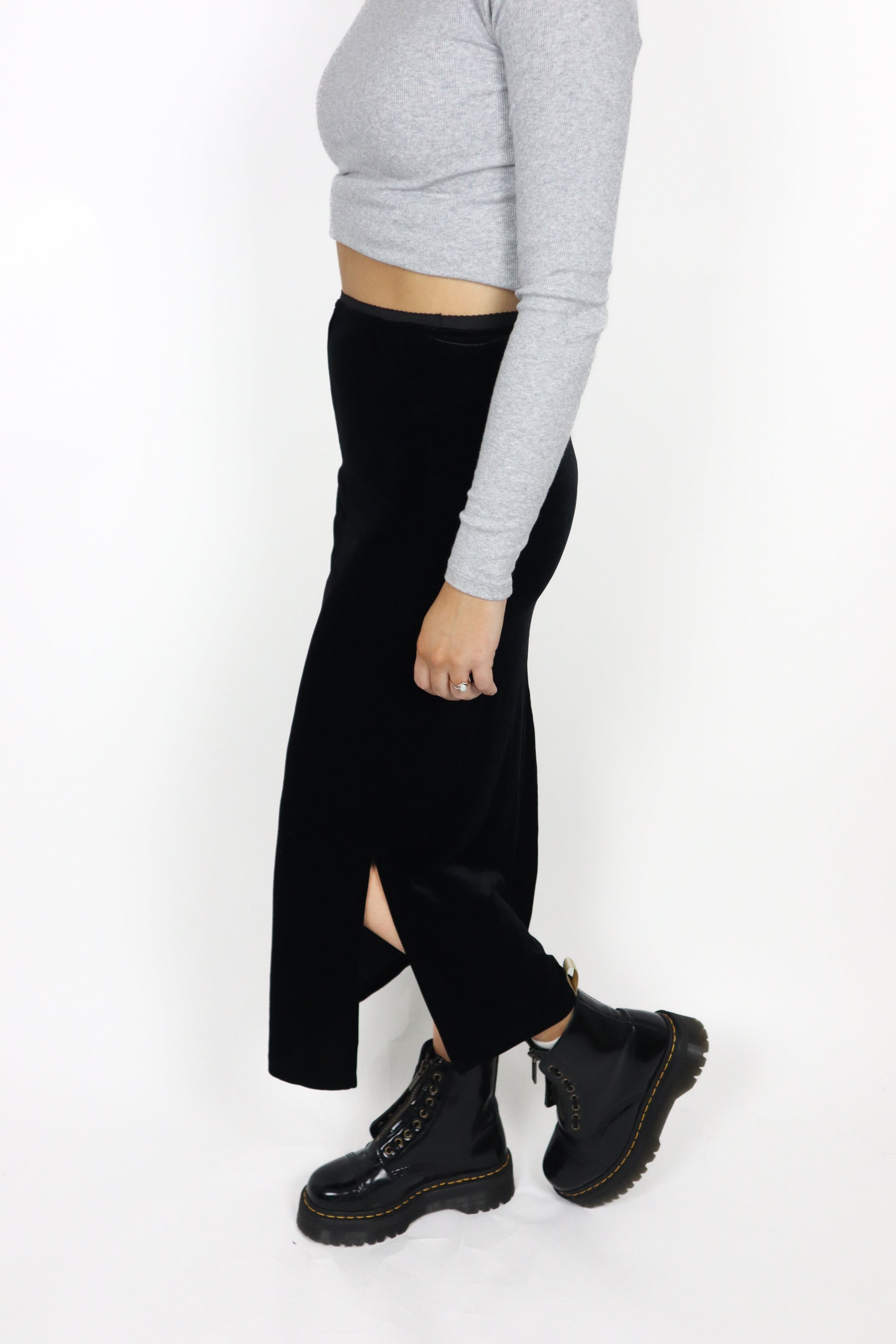 Made in Canada x Vintage x Velvet Skirt (S)