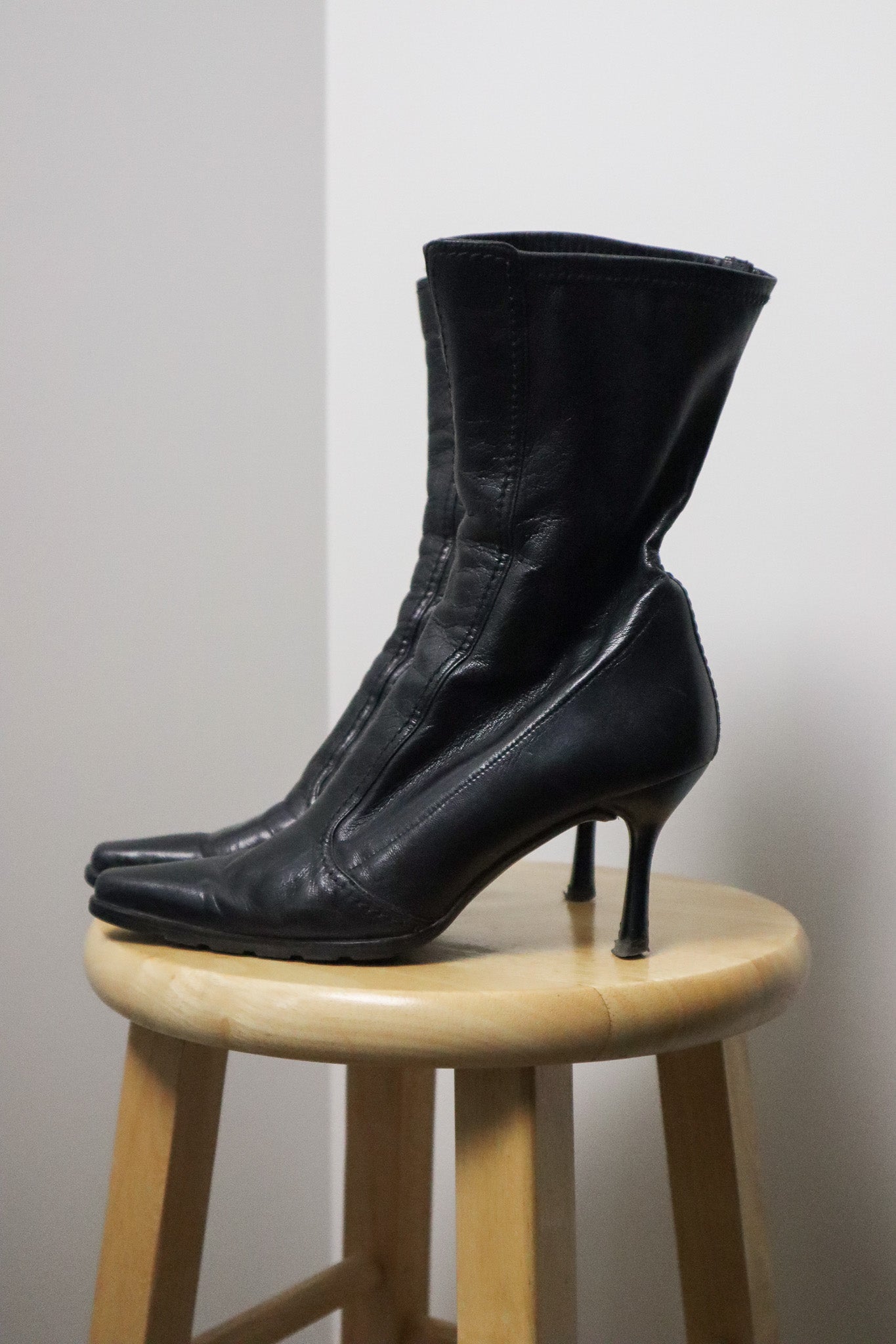 Vintage x Stuart Weitzman x Leather Boots (5.5)