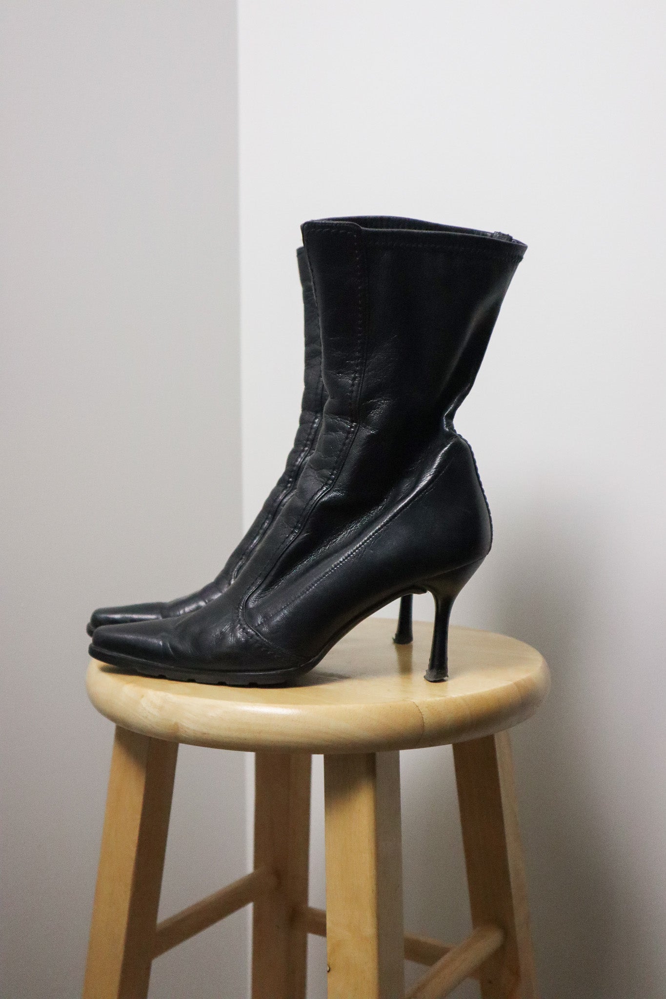 Vintage x Stuart Weitzman x Leather Boots (5.5)