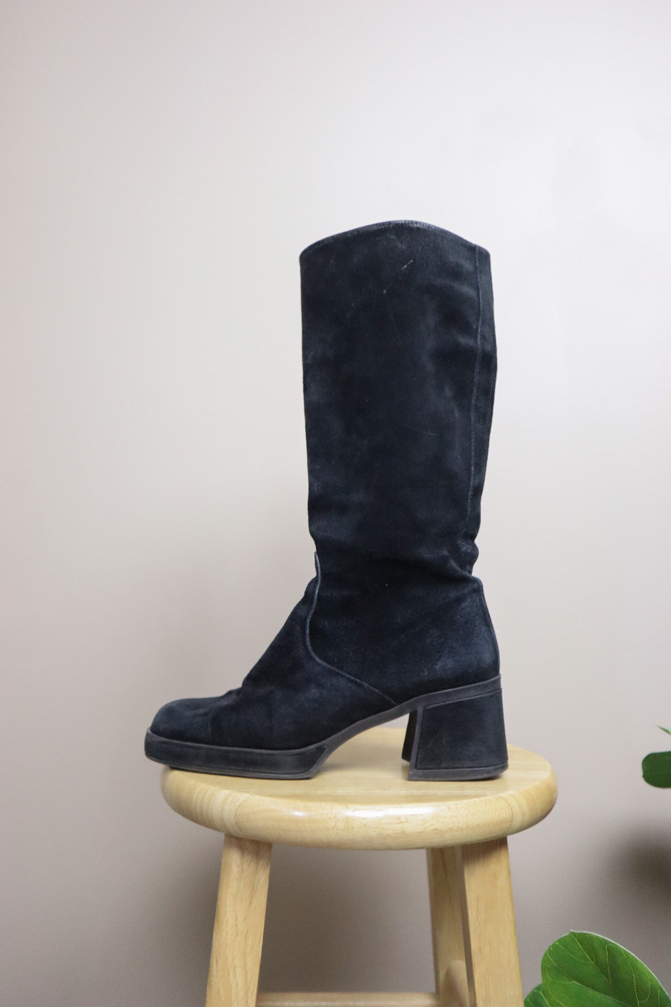 Made in Canada x Vintage x Suede Boots (8.5/9)
