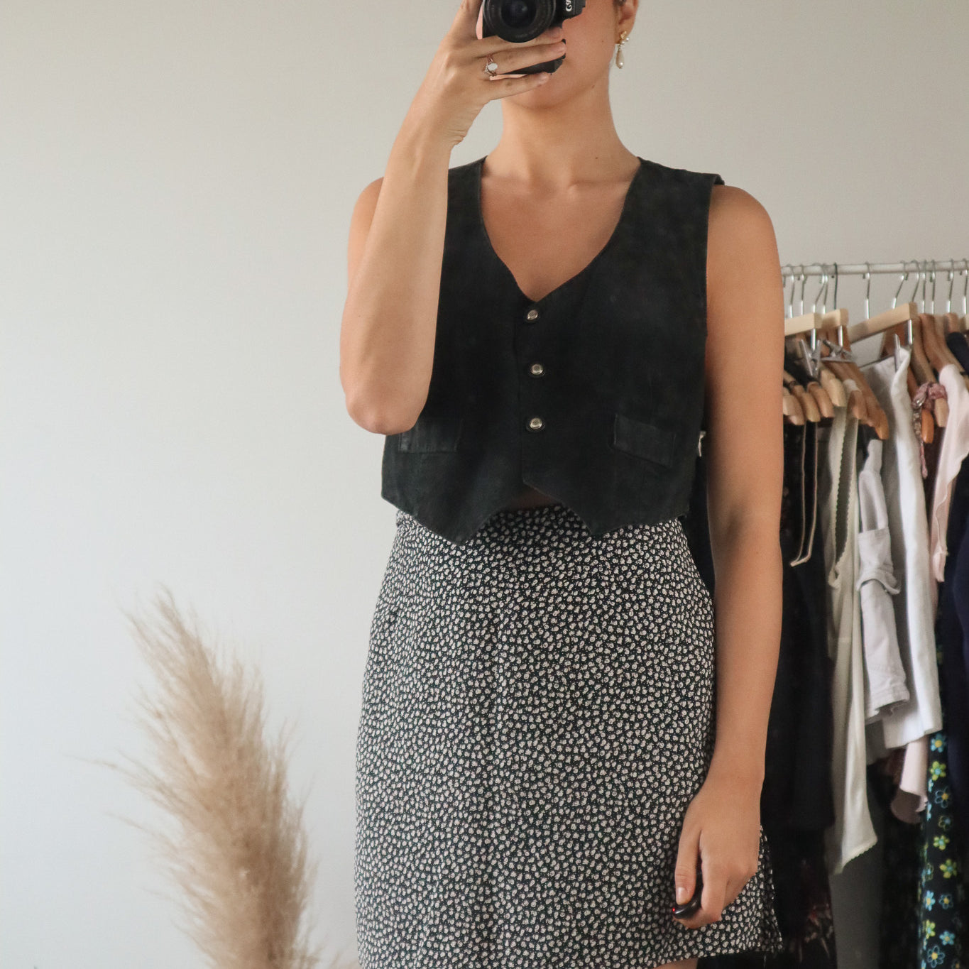 Made in Canada x Vintage x Suede Cropped Vest (M)