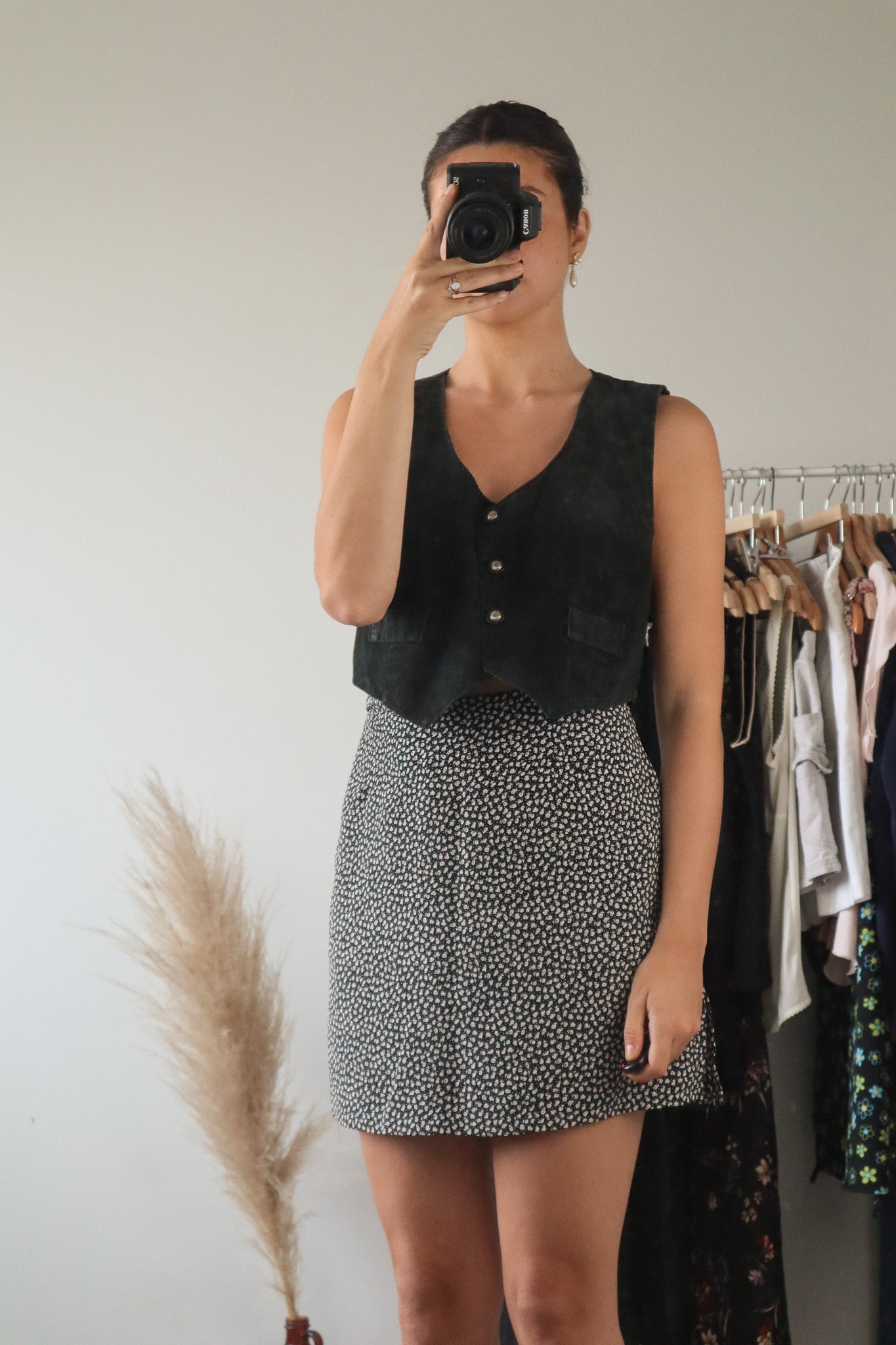 Made in Canada x Vintage x Suede Cropped Vest (M)