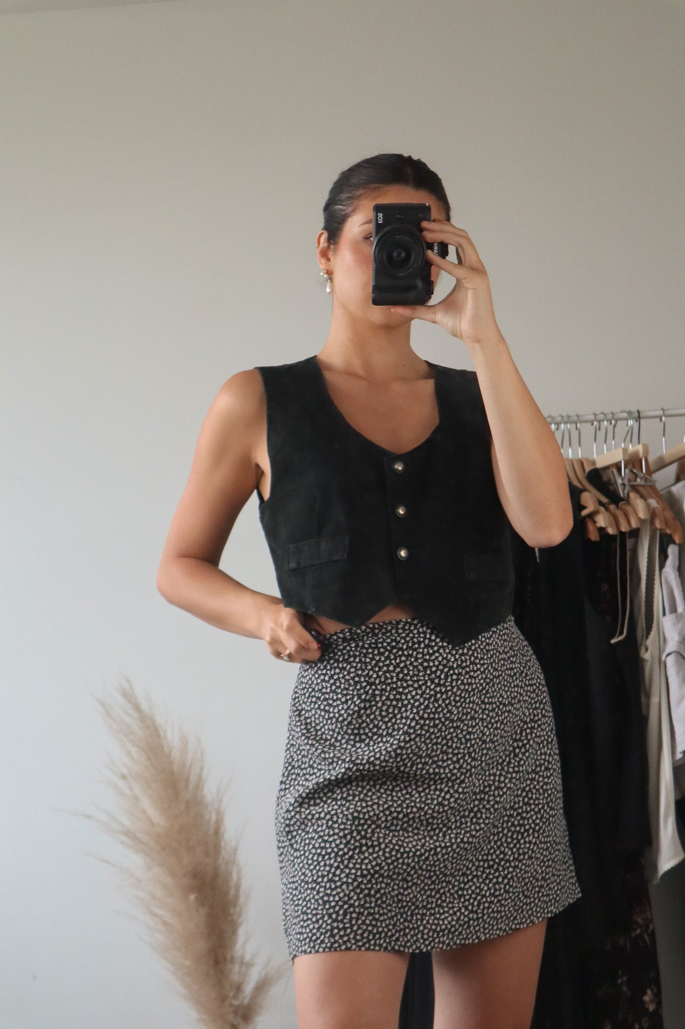 Made in Canada x Vintage x Suede Cropped Vest (M)